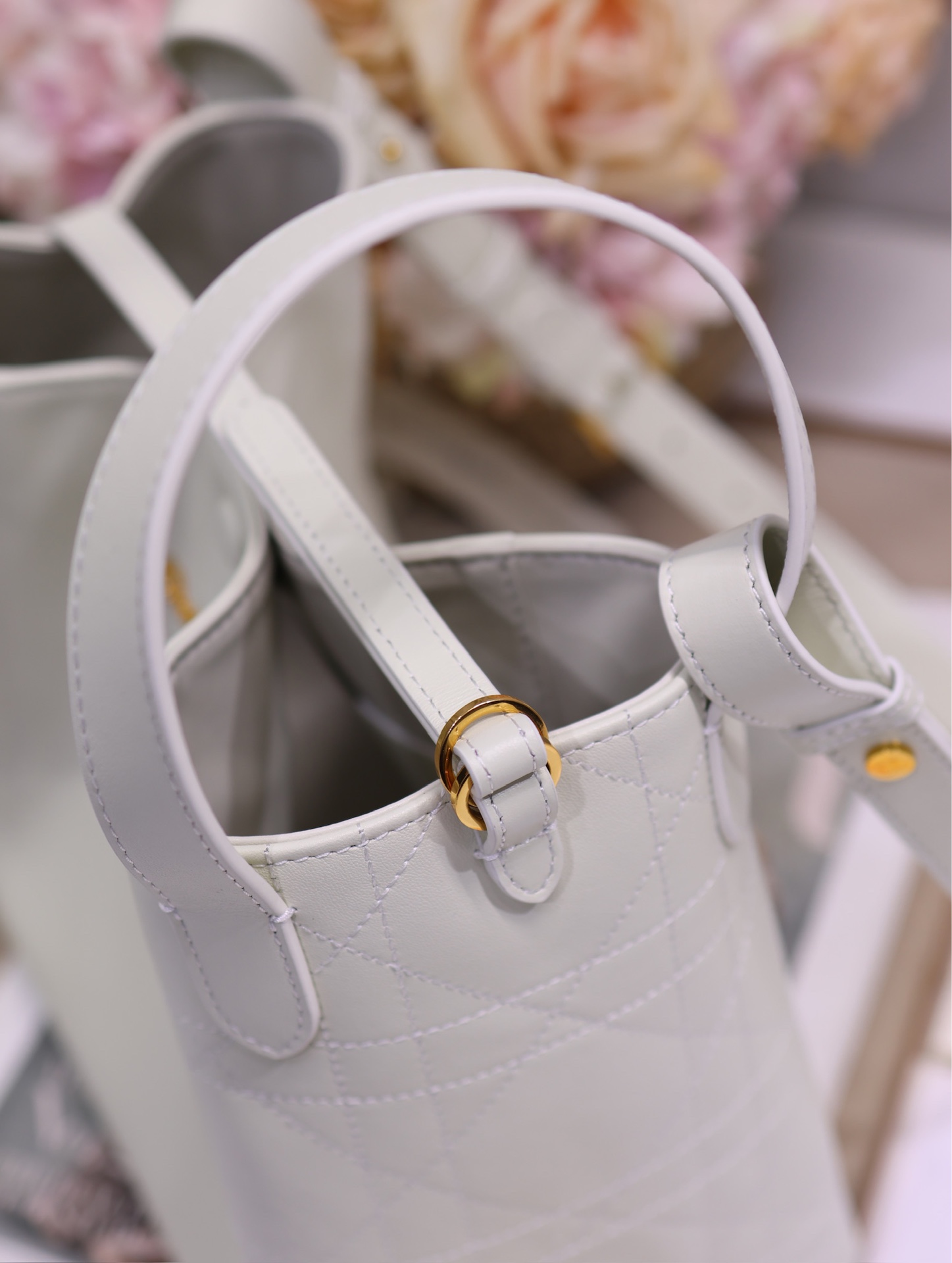Christian Dior White Leather Signature Bucket Bag with Adjustable Strap 5 i1744798140 752 3