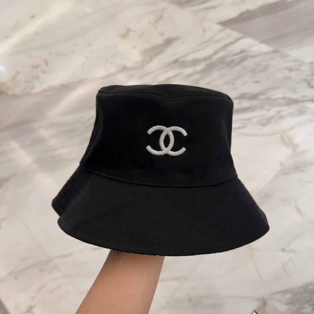 NO:825414,Chanel medieval fisherman hat, versatile style. The hat shape and texture are very good. The medieval style will never go out of style. Hats, straw hats, fisherman hats, baseball caps, hats, chanel, espadrilles, hats19860909Chanel 中古渔夫帽帽 百搭款 帽型质感做的都非常 中古风永远不过时帽子草帽渔夫帽棒球帽,帽子,chanel,espadrilles,hats,hat