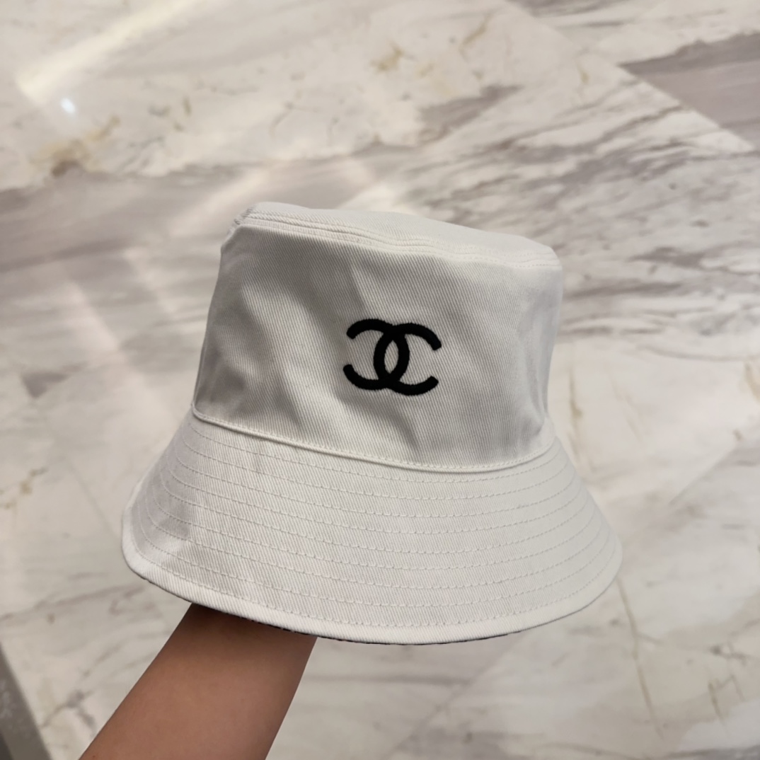 NO:825422,Chanel medieval fisherman hat, versatile style. The shape and texture of the hat are very good. The medieval style will never go out of style. Hats, straw hats, fisherman hats, baseball caps, hats, chanel, espadrilles, hats19860909Chanel 中古渔夫帽 百搭款 帽型质感做的都非常 中古风永远不过时帽子草帽渔夫帽棒球帽,帽子,chanel,espadrilles,hats,hat
