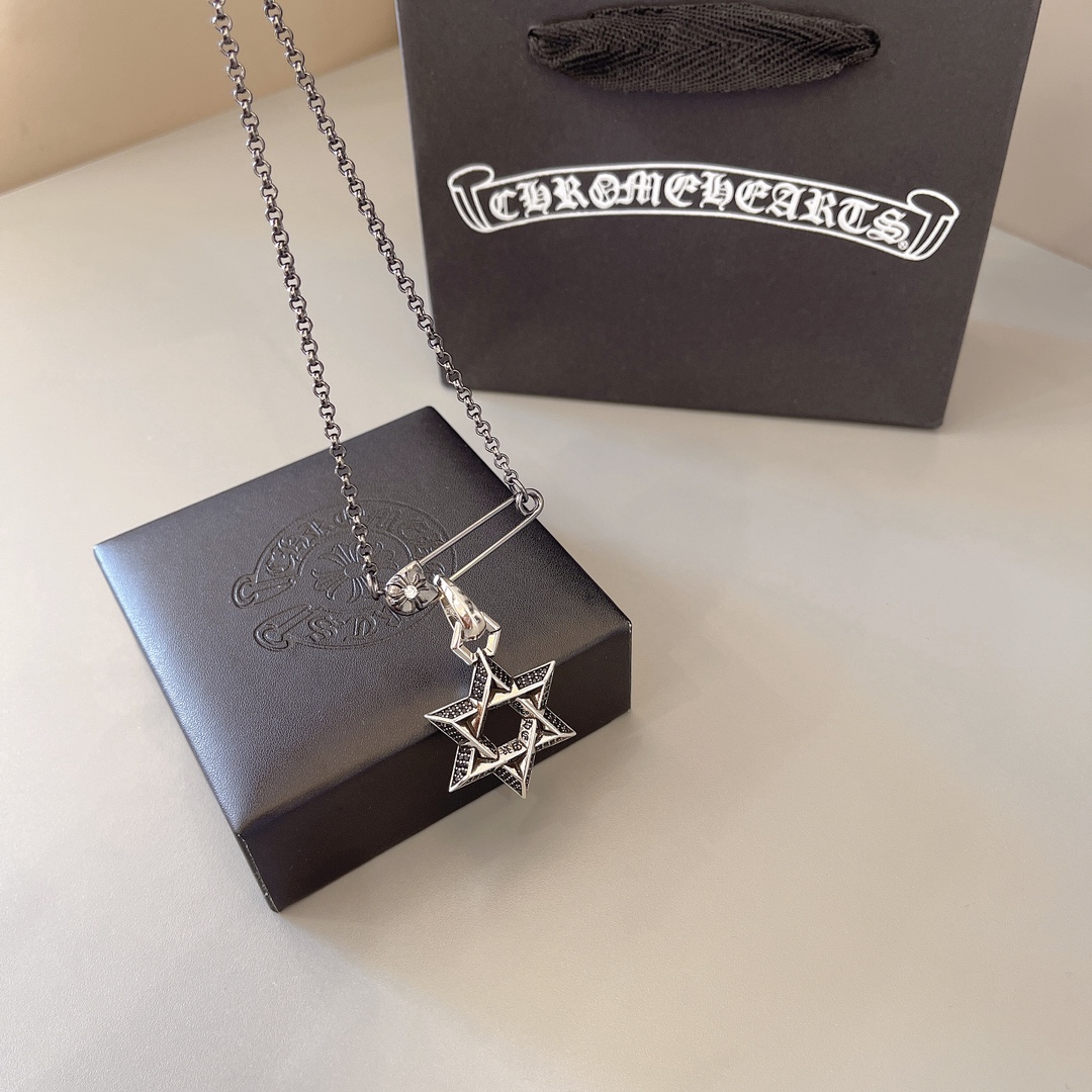 NO:111123,With black diamond, the latest model of Croxin, the counter hit, the manufacturer's direct sales price, the original one-to-one reproduction, Croxin necklace, jewelry boutique, chrome hearts, necklace19860909带黑色钻 克罗心最新款 专柜爆款 厂家直销价 原版一比一复刻 克罗心项链,饰品精品,chrome hearts,necklace,Jewelry