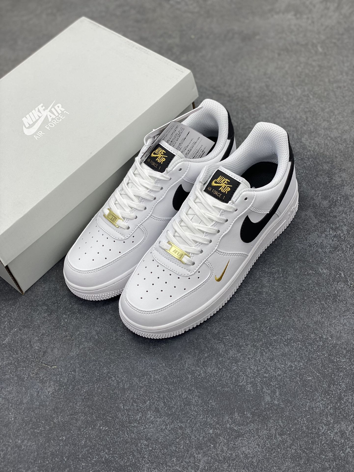图片[8]-福利特价 Air Force 1 Nike Low 白黑小双勾 原楦头原纸板 打造纯正空军版型 专注外贸渠道 全掌内置蜂窝气垫 #原盒配件 原厂中底钢印、拉帮完美 货号：CZ0270-102 尺码：36 36.5 37.5 38 38.5 39 40 40.5 41 42 42.5 43 44 44.5 45-选品中心