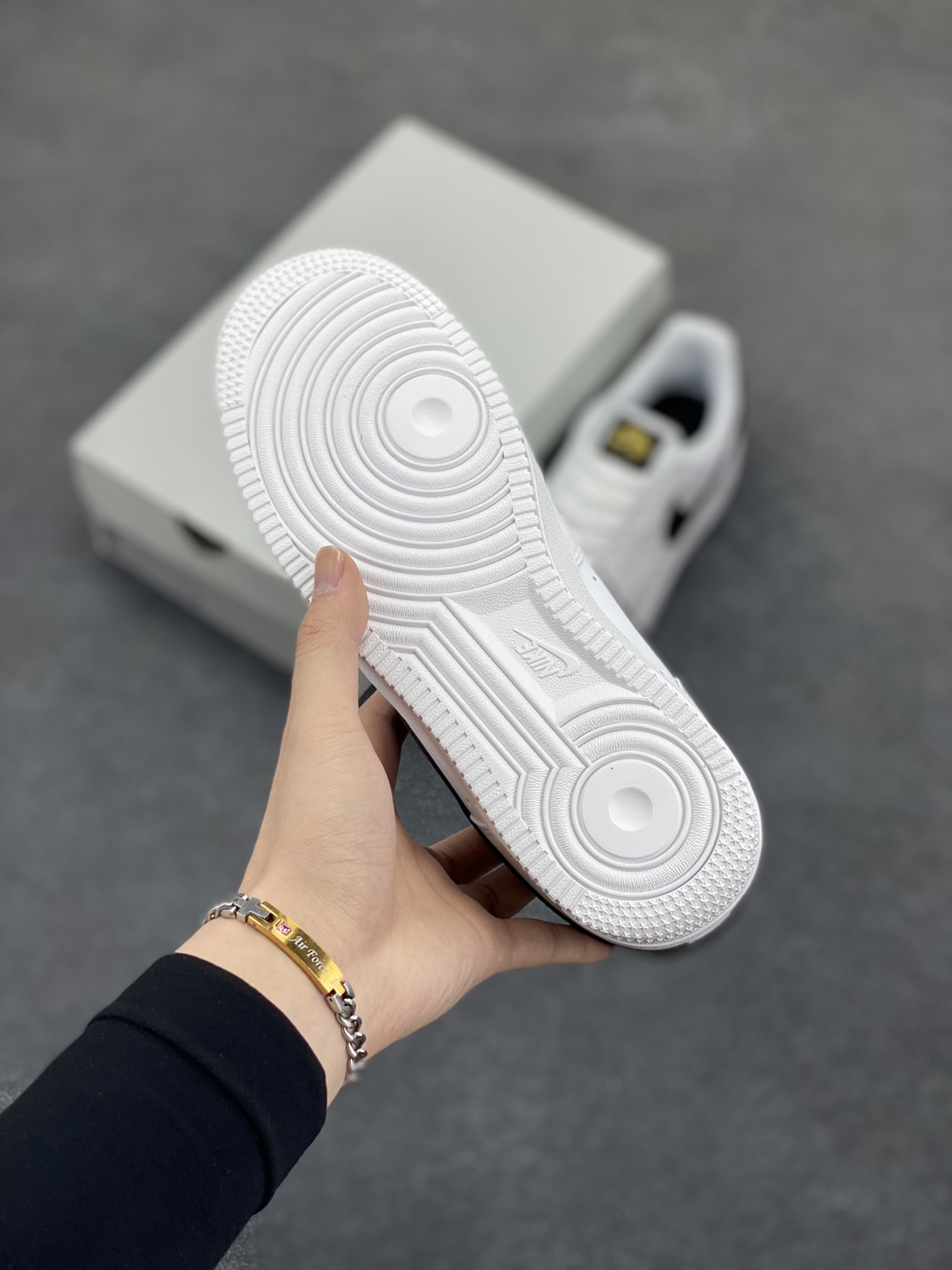 图片[5]-福利特价 Air Force 1 Nike Low 白黑小双勾 原楦头原纸板 打造纯正空军版型 专注外贸渠道 全掌内置蜂窝气垫 #原盒配件 原厂中底钢印、拉帮完美 货号：CZ0270-102 尺码：36 36.5 37.5 38 38.5 39 40 40.5 41 42 42.5 43 44 44.5 45-选品中心