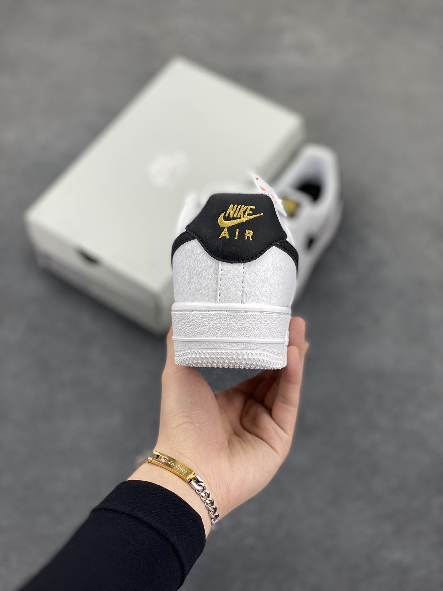 图片[4]-福利特价 Air Force 1 Nike Low 白黑小双勾 原楦头原纸板 打造纯正空军版型 专注外贸渠道 全掌内置蜂窝气垫 #原盒配件 原厂中底钢印、拉帮完美 货号：CZ0270-102 尺码：36 36.5 37.5 38 38.5 39 40 40.5 41 42 42.5 43 44 44.5 45-选品中心