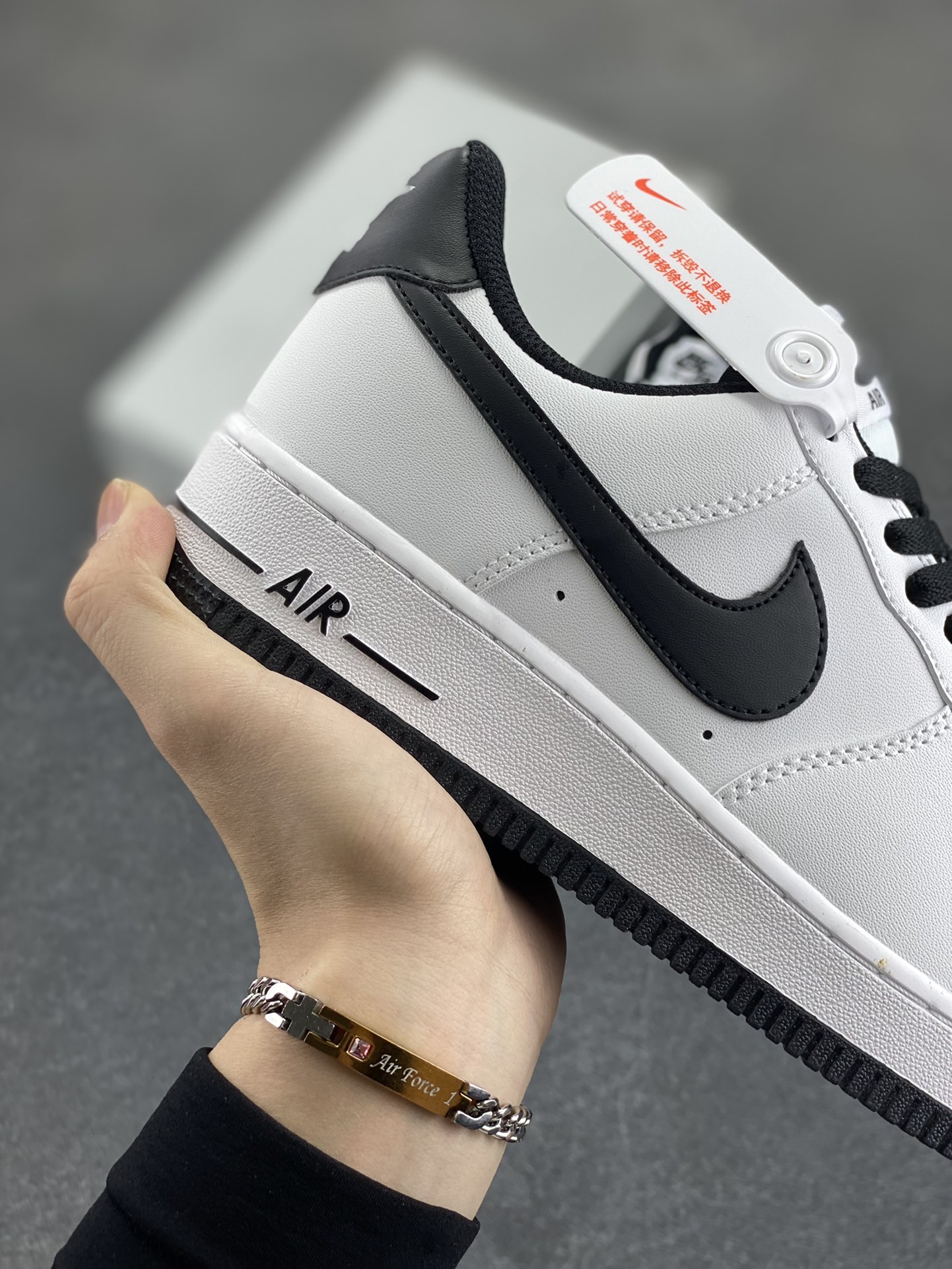 图片[6]-福利特价 Air Force 1 Nike Low 二代白黑 原楦头原纸板 打造纯正空军版型 专注外贸渠道 全掌内置蜂窝气垫 #原盒配件 原厂中底钢印、拉帮完美 货号：DH7561-102 尺码：36 36.5 37.5 38 38.5 39 40 40.5 41 42 42.5 43 44 44.5 45-选品中心
