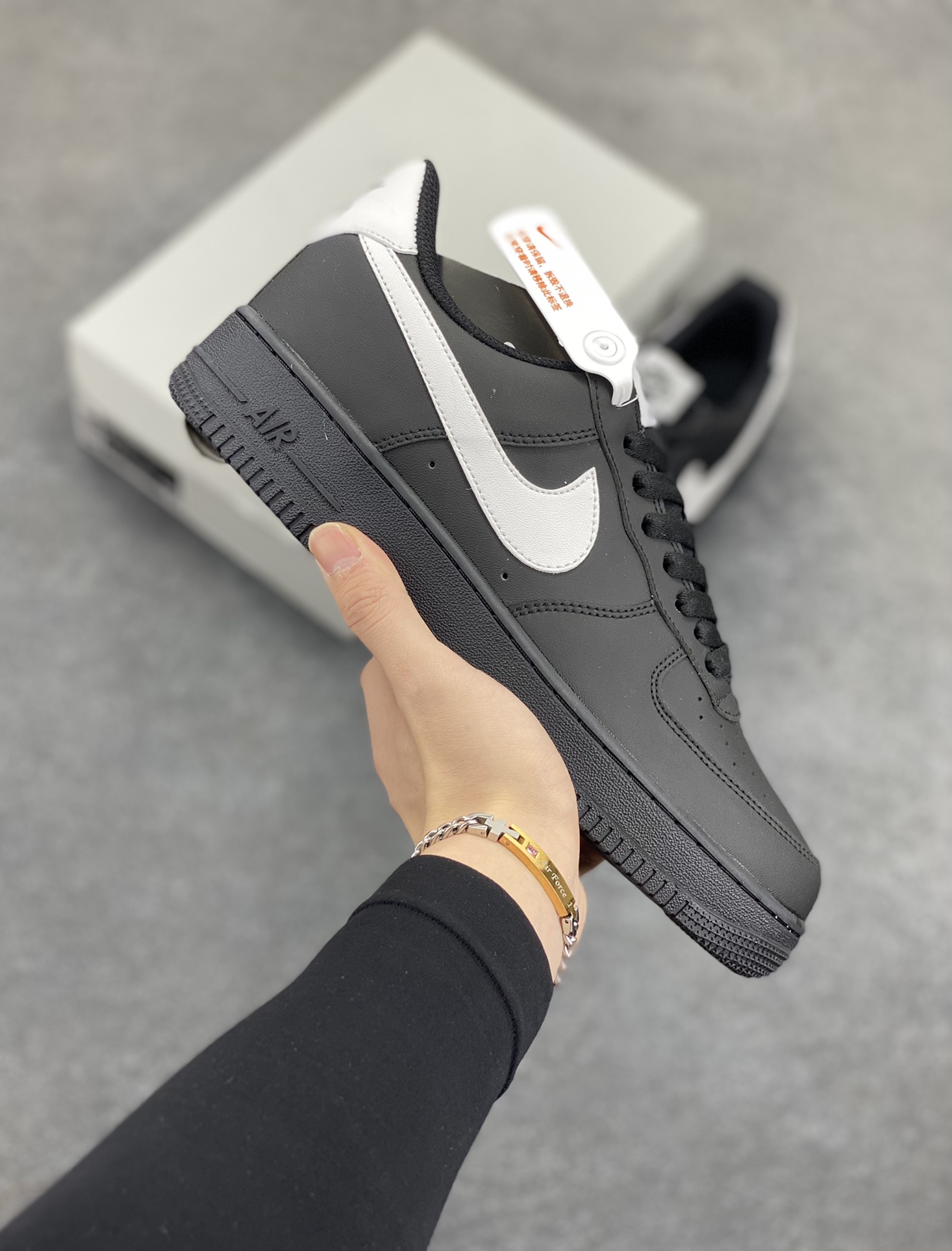 福利特价 Air Force 1 Nike Low 黑白 原楦头原纸板 打造纯正空军版型 专注外贸渠道 全掌内置蜂窝气垫 #原盒配件 原厂中底钢印、拉帮完美 货号：CQ0492-001 尺码：36 36.5 37.5 38 38.5 39 40 40.5 41 42 42.5 43 44 44.5 45-选品中心