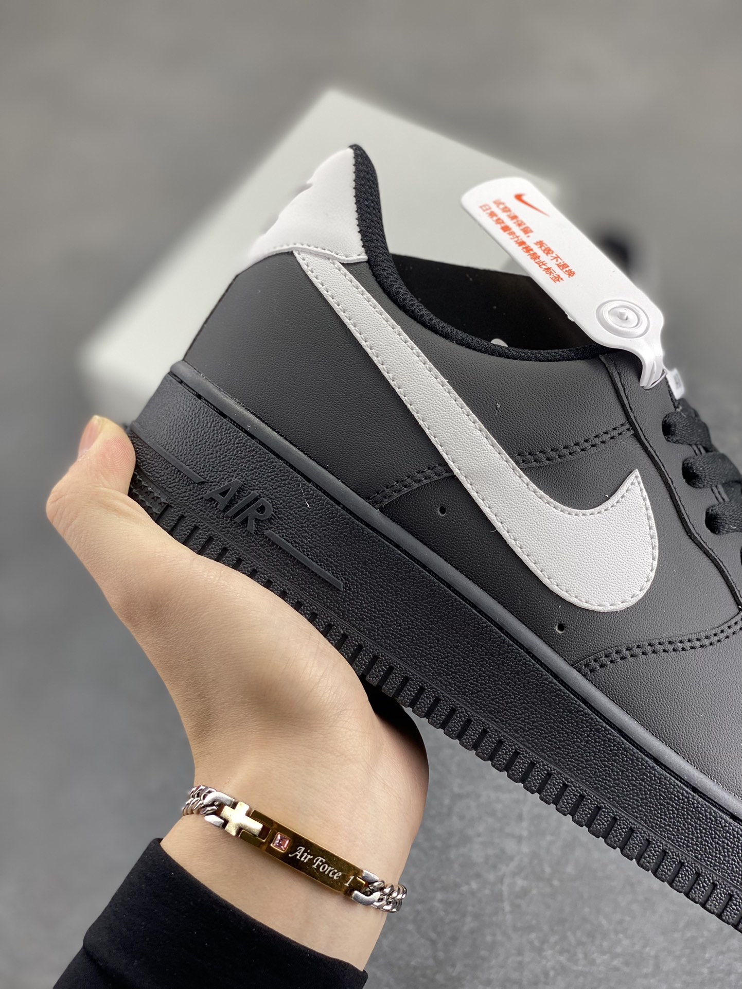 图片[6]-福利特价 Air Force 1 Nike Low 黑白 原楦头原纸板 打造纯正空军版型 专注外贸渠道 全掌内置蜂窝气垫 #原盒配件 原厂中底钢印、拉帮完美 货号：CQ0492-001 尺码：36 36.5 37.5 38 38.5 39 40 40.5 41 42 42.5 43 44 44.5 45-选品中心