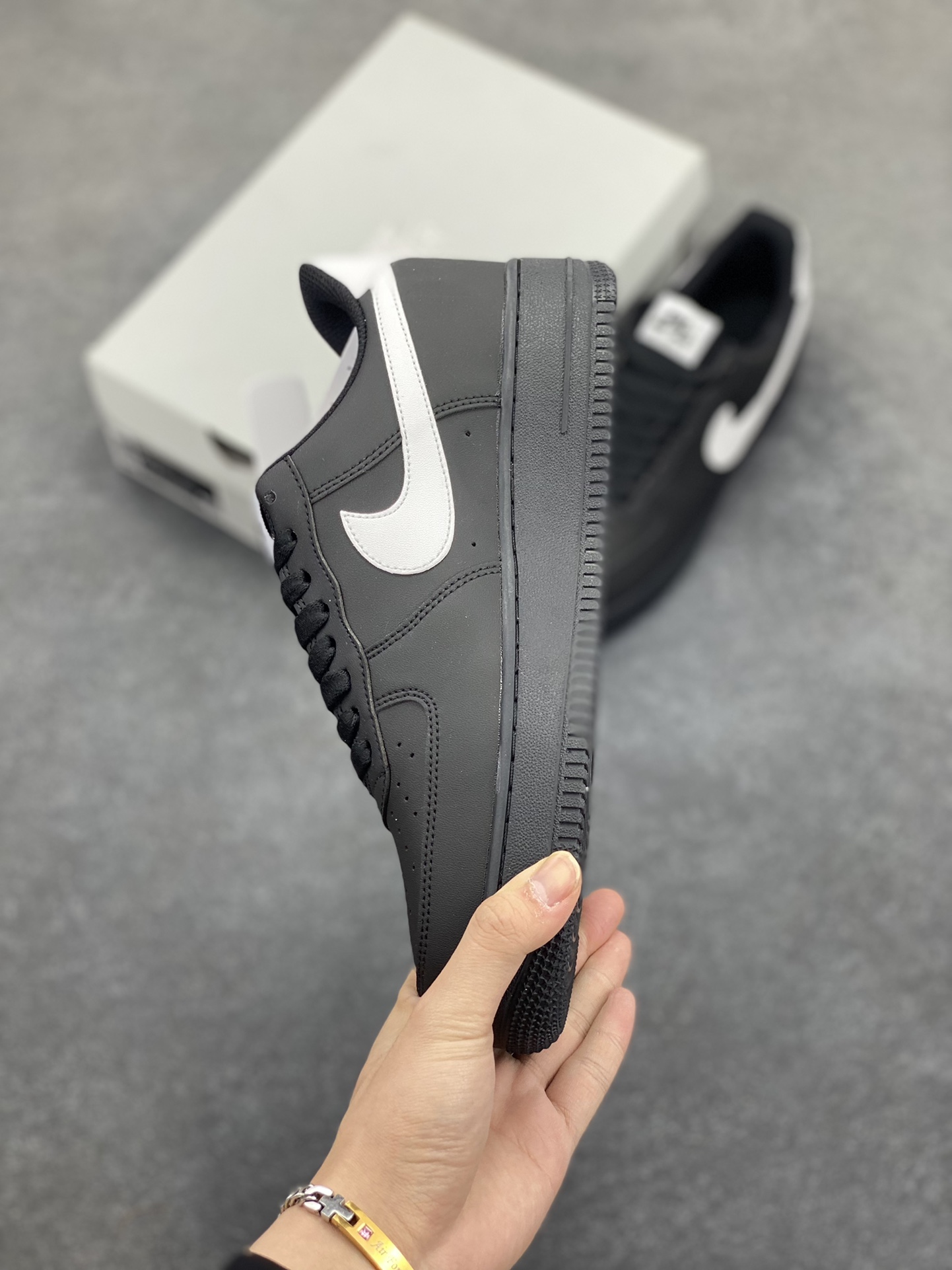 图片[3]-福利特价 Air Force 1 Nike Low 黑白 原楦头原纸板 打造纯正空军版型 专注外贸渠道 全掌内置蜂窝气垫 #原盒配件 原厂中底钢印、拉帮完美 货号：CQ0492-001 尺码：36 36.5 37.5 38 38.5 39 40 40.5 41 42 42.5 43 44 44.5 45-选品中心