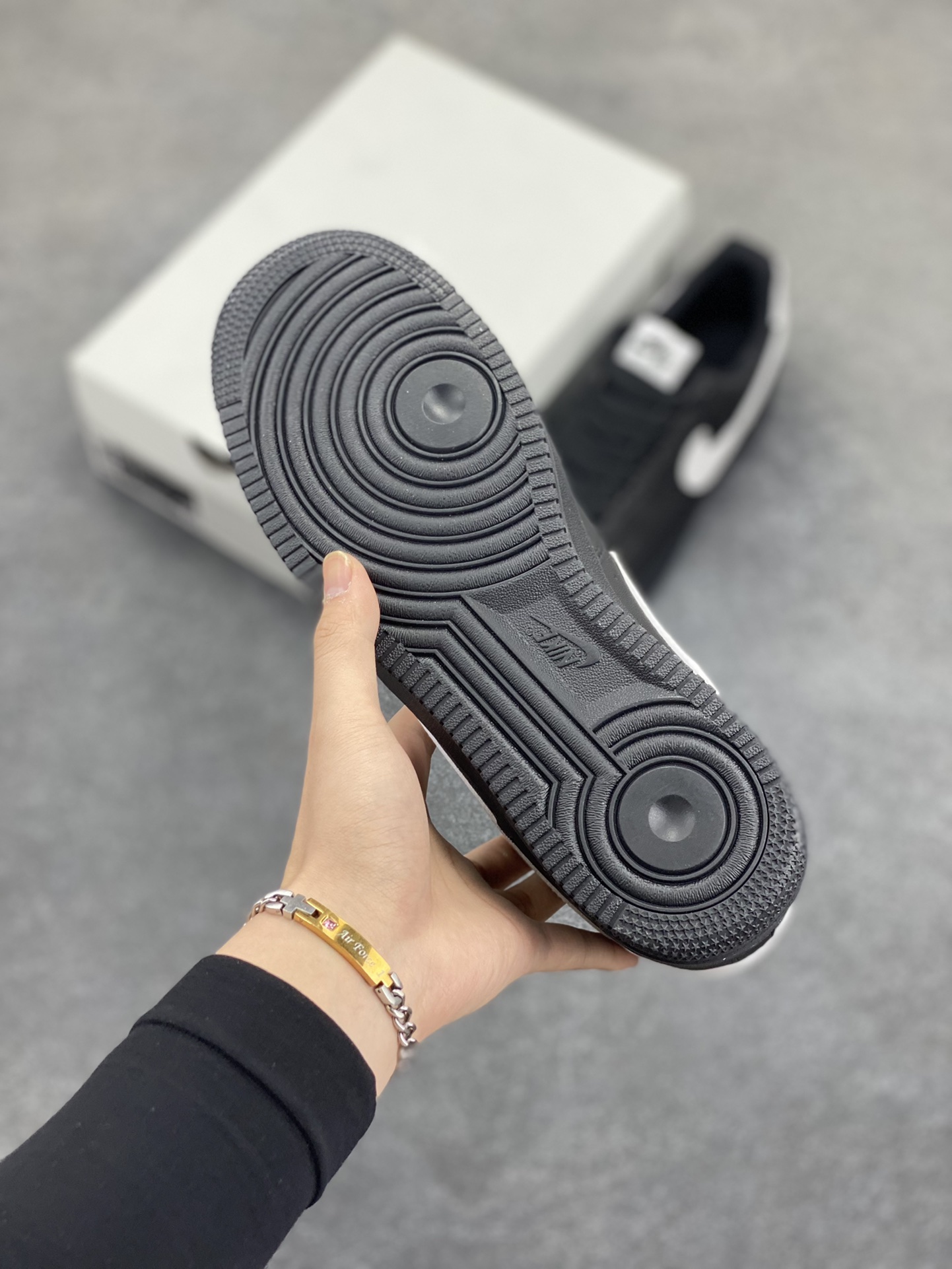 图片[5]-福利特价 Air Force 1 Nike Low 黑白 原楦头原纸板 打造纯正空军版型 专注外贸渠道 全掌内置蜂窝气垫 #原盒配件 原厂中底钢印、拉帮完美 货号：CQ0492-001 尺码：36 36.5 37.5 38 38.5 39 40 40.5 41 42 42.5 43 44 44.5 45-选品中心