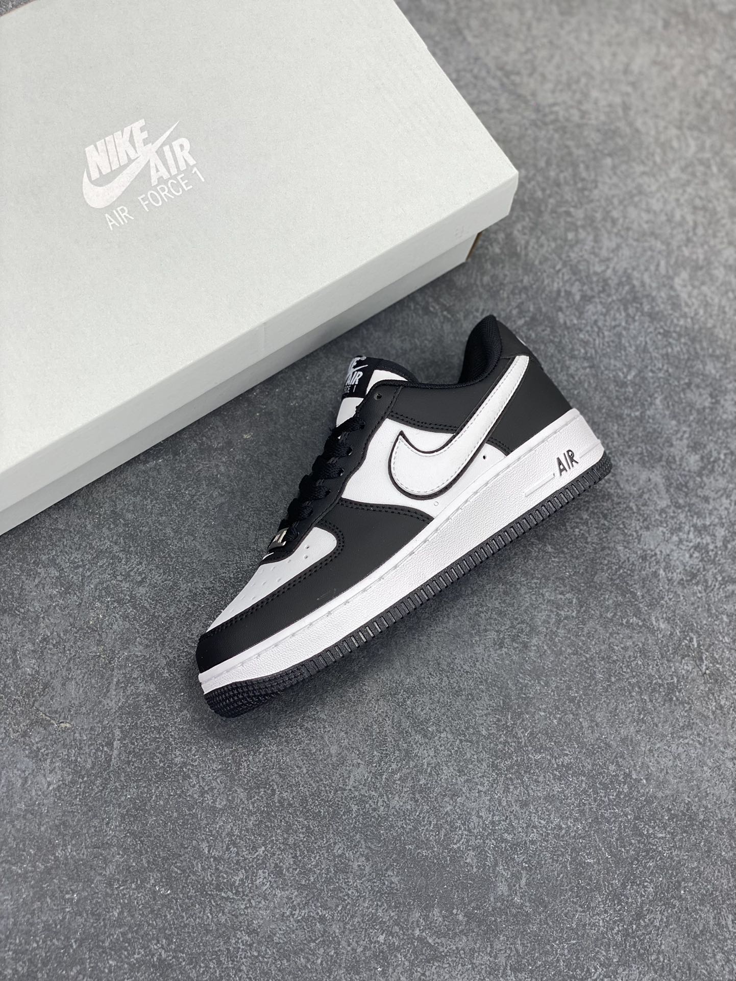 图片[7]-福利特价 Air Force 1 Nike Low 二代白黑熊猫 原楦头原纸板 打造纯正空军版型 专注外贸渠道 全掌内置蜂窝气垫 #原盒配件 原厂中底钢印、拉帮完美 货号：DV0788-001 尺码：36 36.5 37.5 38 38.5 39 40 40.5 41 42 42.5 43 44 44.5 45-选品中心