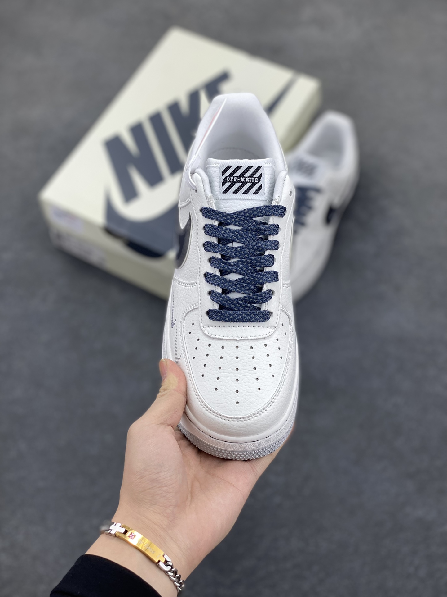 图片[2]-NIke Air Force 1 \’07 Low “OFF-WHITE联名”空军一号 低帮 运动鞋 休闲鞋 折边针车 工艺难度大 原楦头原纸板 原装鞋盒 定制五金配件 内置全掌气垫 原厂鞋底 货号：DQ6628-158 尺码：36 36.5 37.5 38 38.5 39 40 40.5 41 42 42.5 43 44 44.5 45-选品中心