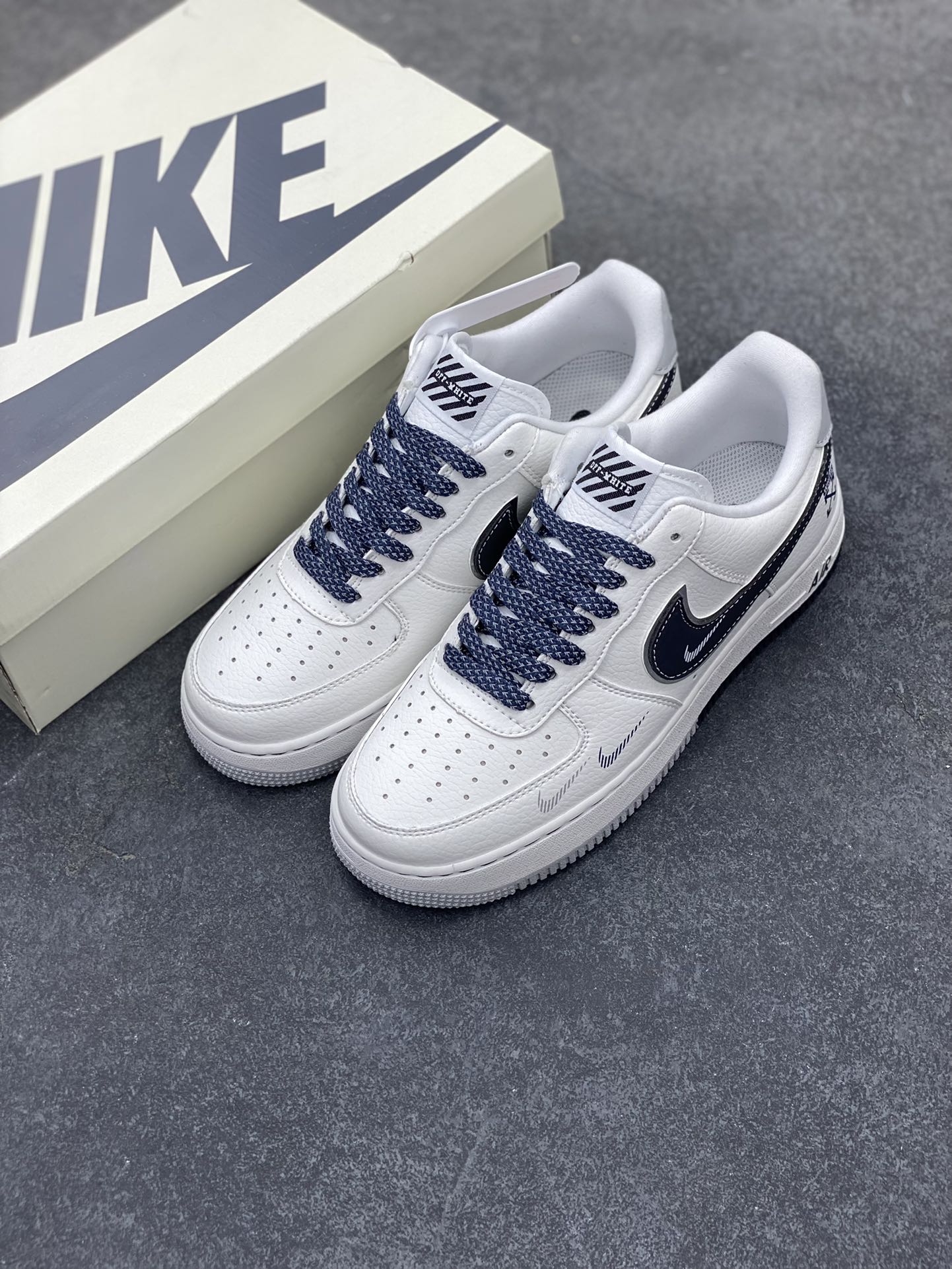 图片[8]-NIke Air Force 1 \’07 Low “OFF-WHITE联名”空军一号 低帮 运动鞋 休闲鞋 折边针车 工艺难度大 原楦头原纸板 原装鞋盒 定制五金配件 内置全掌气垫 原厂鞋底 货号：DQ6628-158 尺码：36 36.5 37.5 38 38.5 39 40 40.5 41 42 42.5 43 44 44.5 45-选品中心