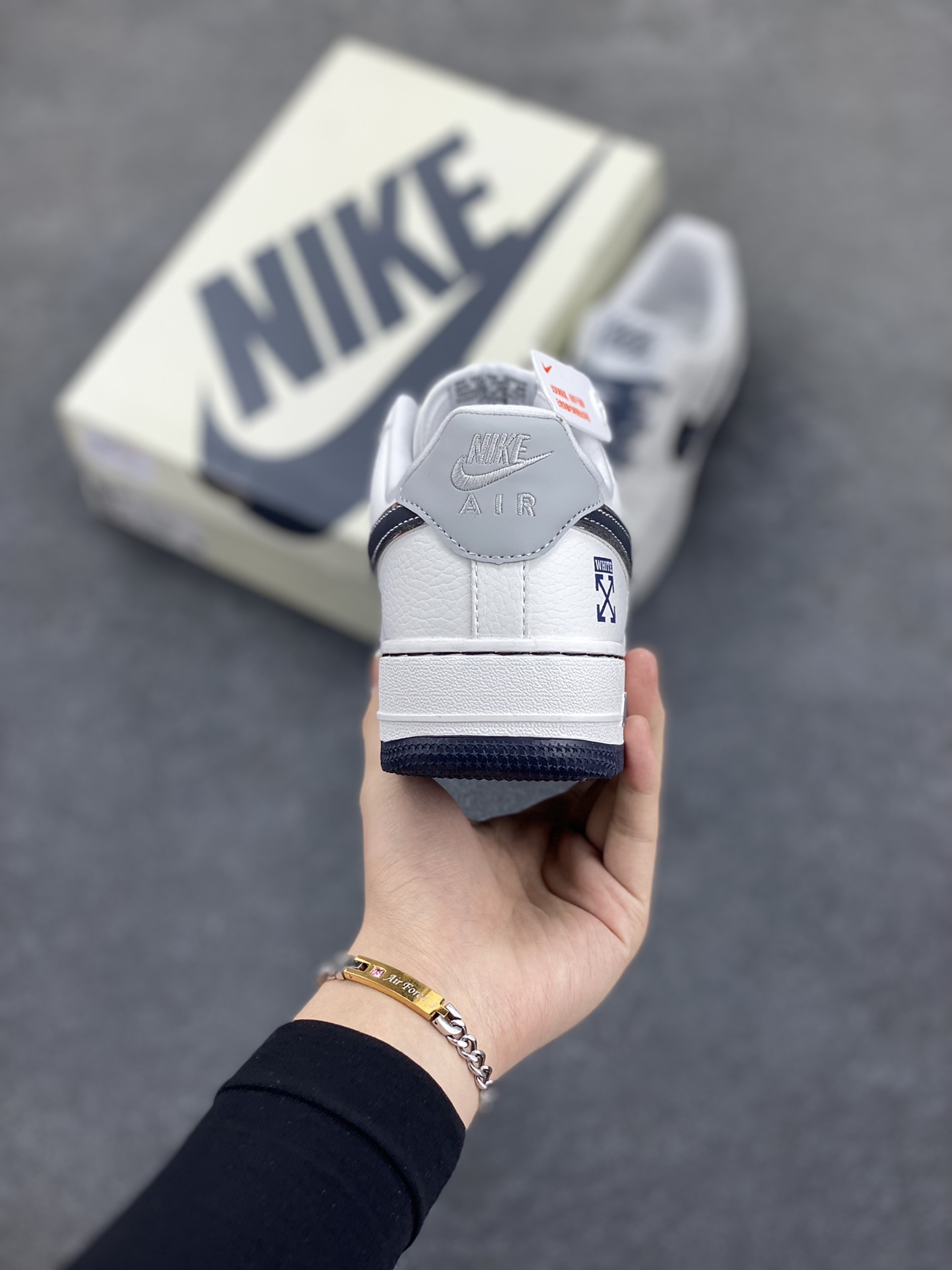 图片[4]-NIke Air Force 1 \’07 Low “OFF-WHITE联名”空军一号 低帮 运动鞋 休闲鞋 折边针车 工艺难度大 原楦头原纸板 原装鞋盒 定制五金配件 内置全掌气垫 原厂鞋底 货号：DQ6628-158 尺码：36 36.5 37.5 38 38.5 39 40 40.5 41 42 42.5 43 44 44.5 45-选品中心