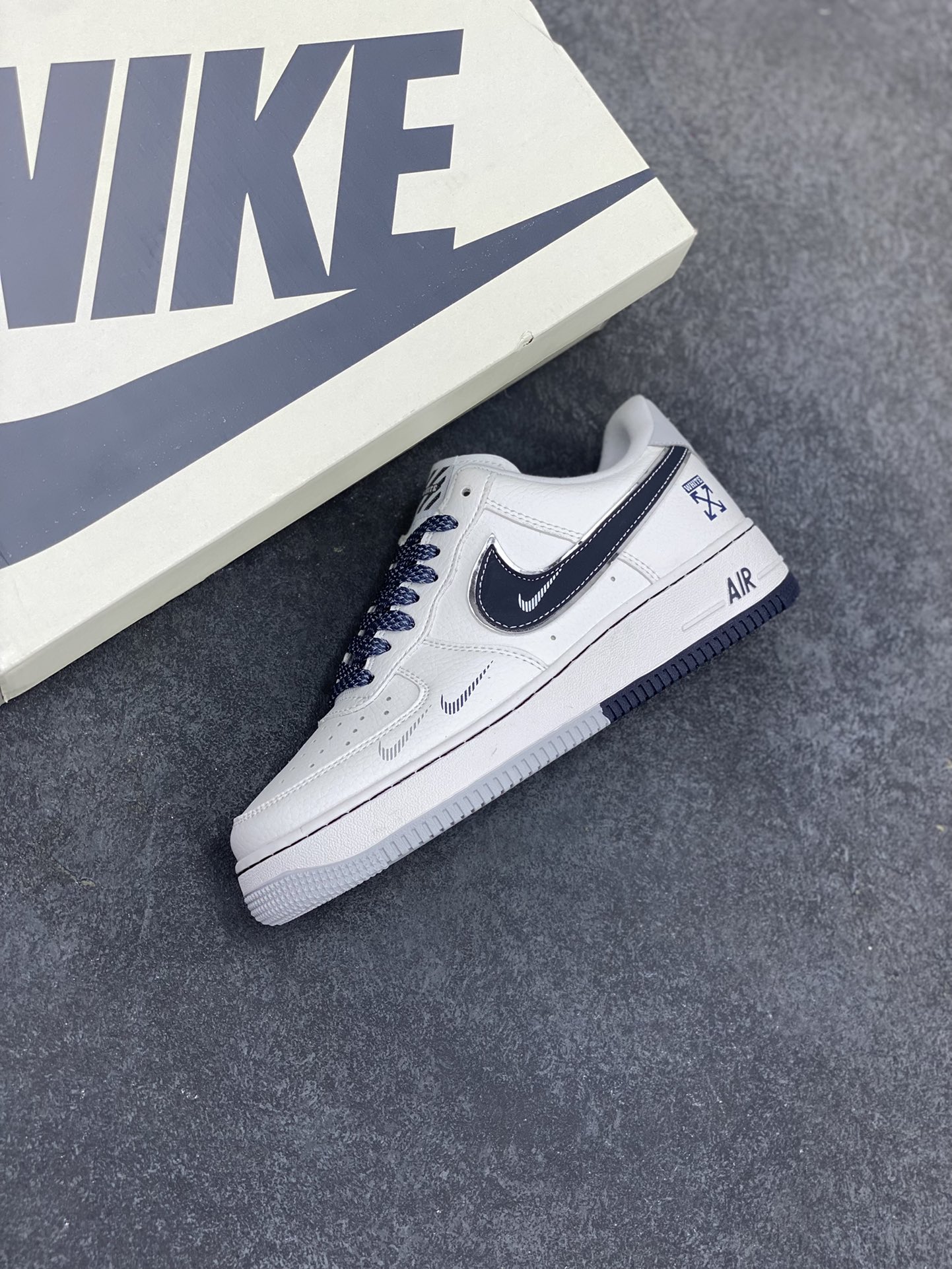 图片[7]-NIke Air Force 1 \’07 Low “OFF-WHITE联名”空军一号 低帮 运动鞋 休闲鞋 折边针车 工艺难度大 原楦头原纸板 原装鞋盒 定制五金配件 内置全掌气垫 原厂鞋底 货号：DQ6628-158 尺码：36 36.5 37.5 38 38.5 39 40 40.5 41 42 42.5 43 44 44.5 45-选品中心