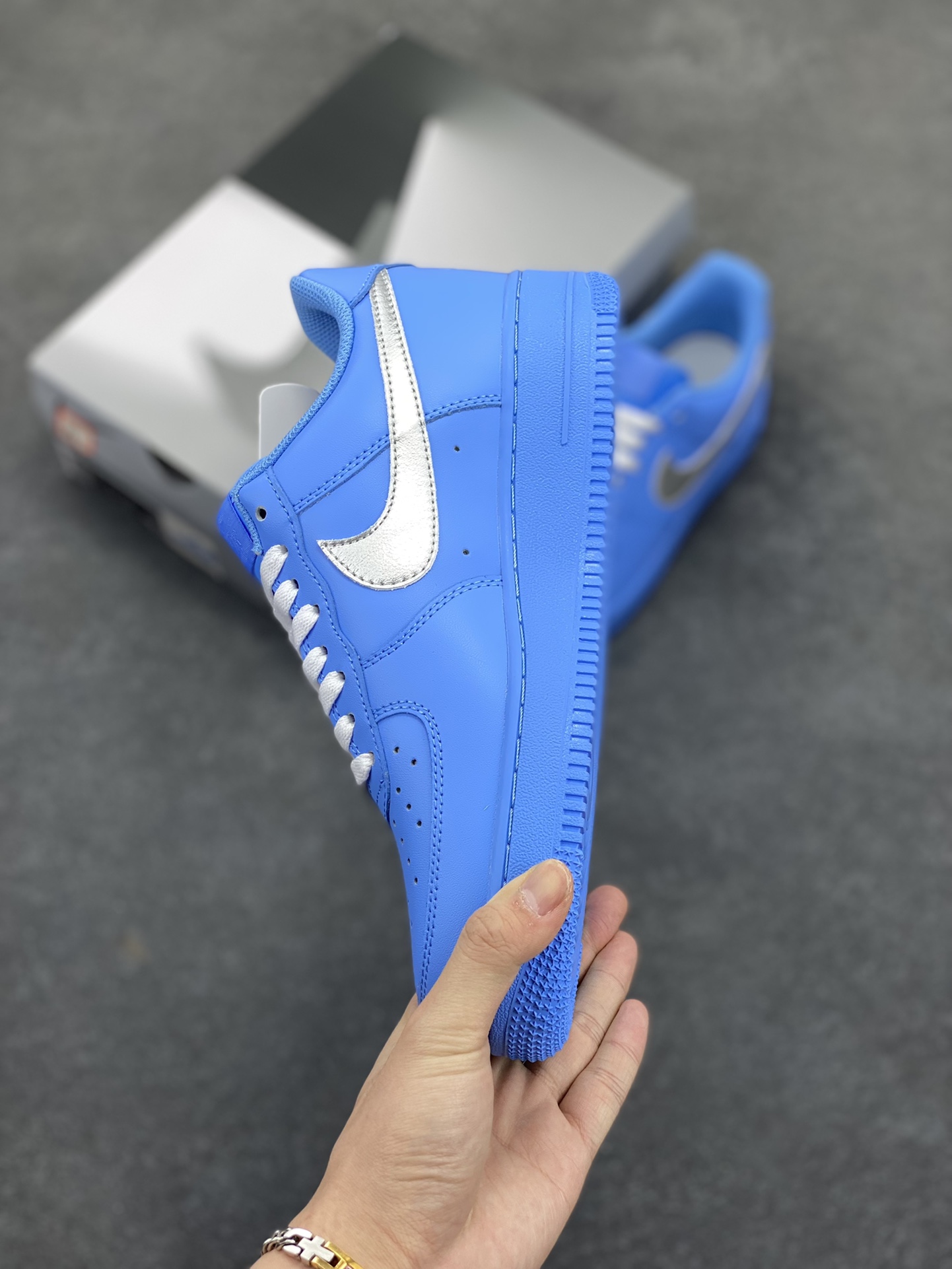 图片[3]-Nike Air Force 1 Low’07 冰岛蓝调 空军一号低帮休闲板鞋 定制皮料 定制鞋盒 配件齐全 原楦原纸板 纯正空军版型 内置全掌气垫 货号：ZH0316-070 尺码：36 36.5 37.5 38 38.5 39 40 40.5 41 42 42.5 43 44 44.5 45-选品中心