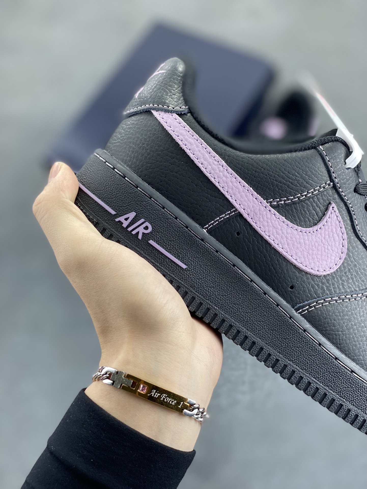 图片[6]-Nike Air Force 1 Low 黑紫 原楦头原纸板 打造纯正空军版型 专注外贸渠道 全掌内置蜂窝气垫 原盒配件 原厂中底钢印、拉帮完美 货号：HQ2037-001 尺码：36 36.5 37.5 38 38.5 39 40 40.5 41 42 42.5 43 44 44.5 45-选品中心
