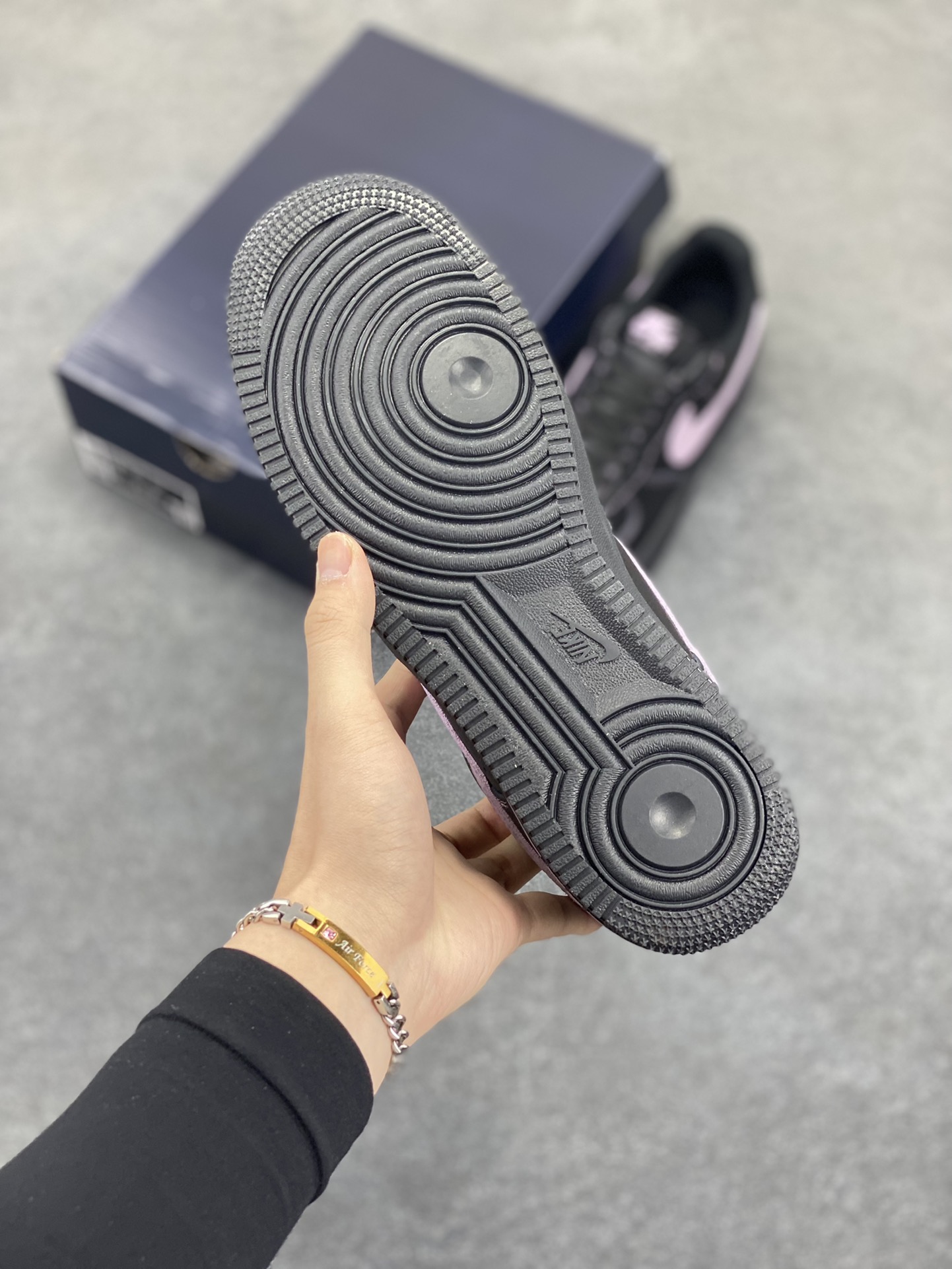 图片[5]-Nike Air Force 1 Low 黑紫 原楦头原纸板 打造纯正空军版型 专注外贸渠道 全掌内置蜂窝气垫 原盒配件 原厂中底钢印、拉帮完美 货号：HQ2037-001 尺码：36 36.5 37.5 38 38.5 39 40 40.5 41 42 42.5 43 44 44.5 45-选品中心