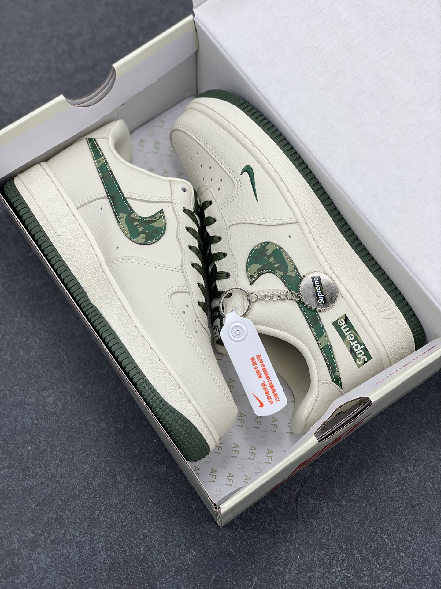 图片[9]-NIke Air Force 1 \’07 Low “Supreme联名——绿迷彩勾”空军一号 低帮 运动鞋 休闲鞋 折边针车 工艺难度大 原楦头原纸板 原装鞋盒 定制五金配件 内置全掌气垫 原厂鞋底 货号：KK1988-069 尺码：36 36.5 37.5 38 38.5 39 40 40.5 41 42 42.5 43 44 44.5 45-选品中心