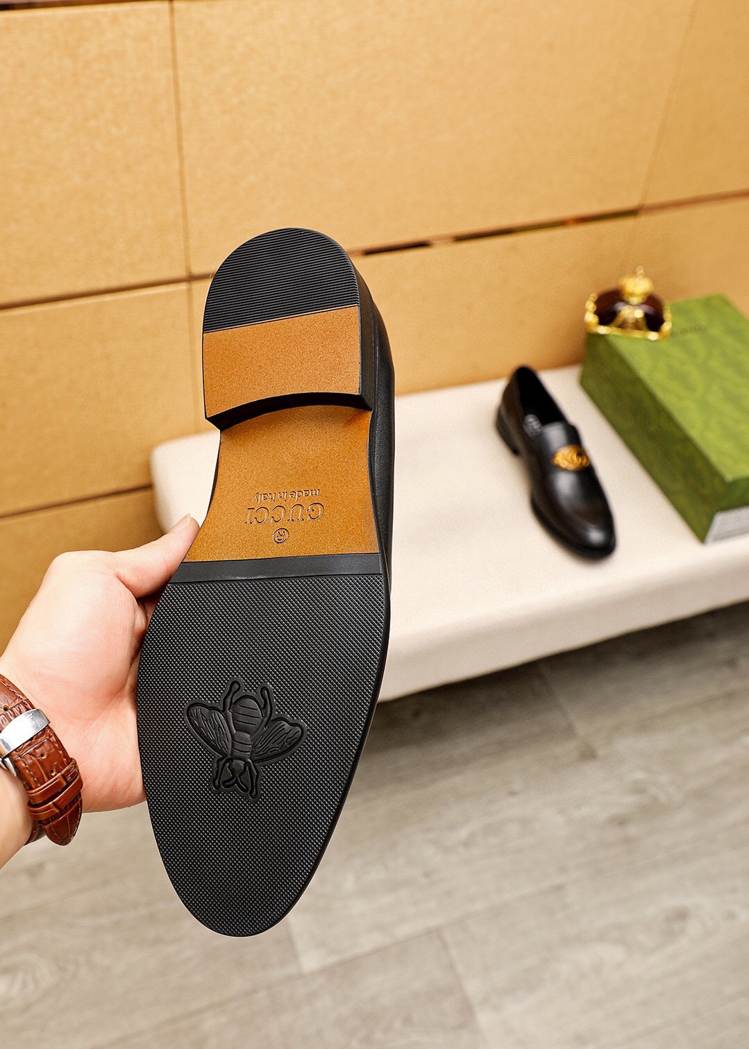 Gucci Men's Black Leather Loafers with Gold-Tone Interlocking G Hardware 10 i1744862866 1108 8