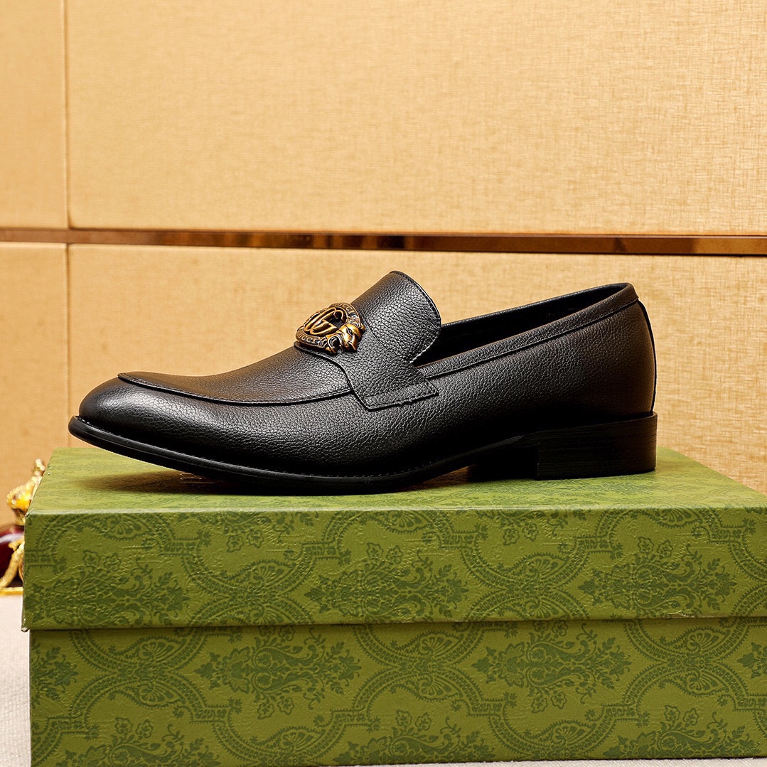 Gucci Leather Loafers with Golden Logo - Luxurious and Comfortable 5 i1744862916 2189 3