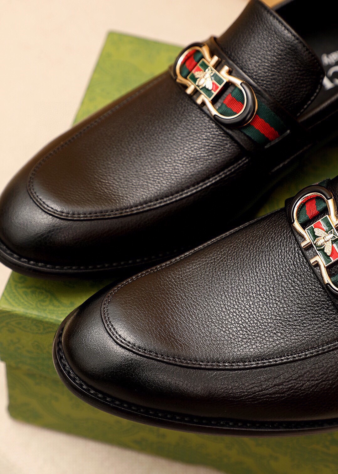 Gucci Men's Black Leather Loafers with Signature Hardware, Size 39-44 7 i1744863030 1619 5