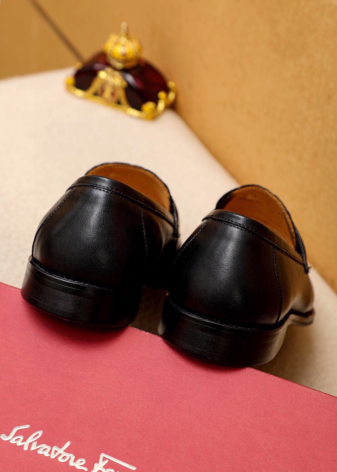 Salvatore Ferragamo Men's Leather Loafers with Embossed Gancini Pattern 9 i1744863072 4161 7