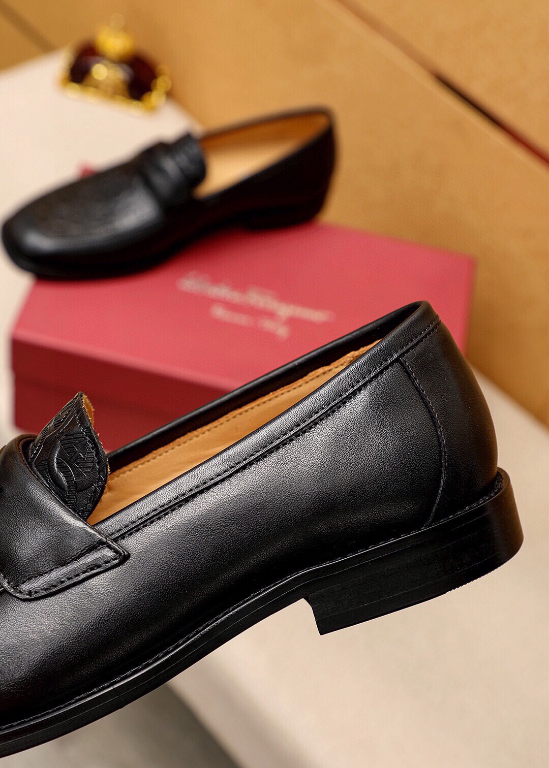 Salvatore Ferragamo Men's Leather Loafers with Embossed Gancini Pattern 7 i1744863072 8544 5