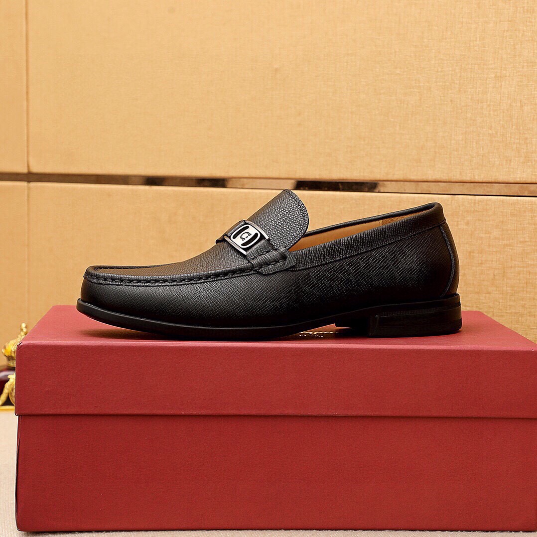 Salvatore Ferragamo Men's Leather Loafers with Metal Buckle Detail 5 i1744863257 1798 3