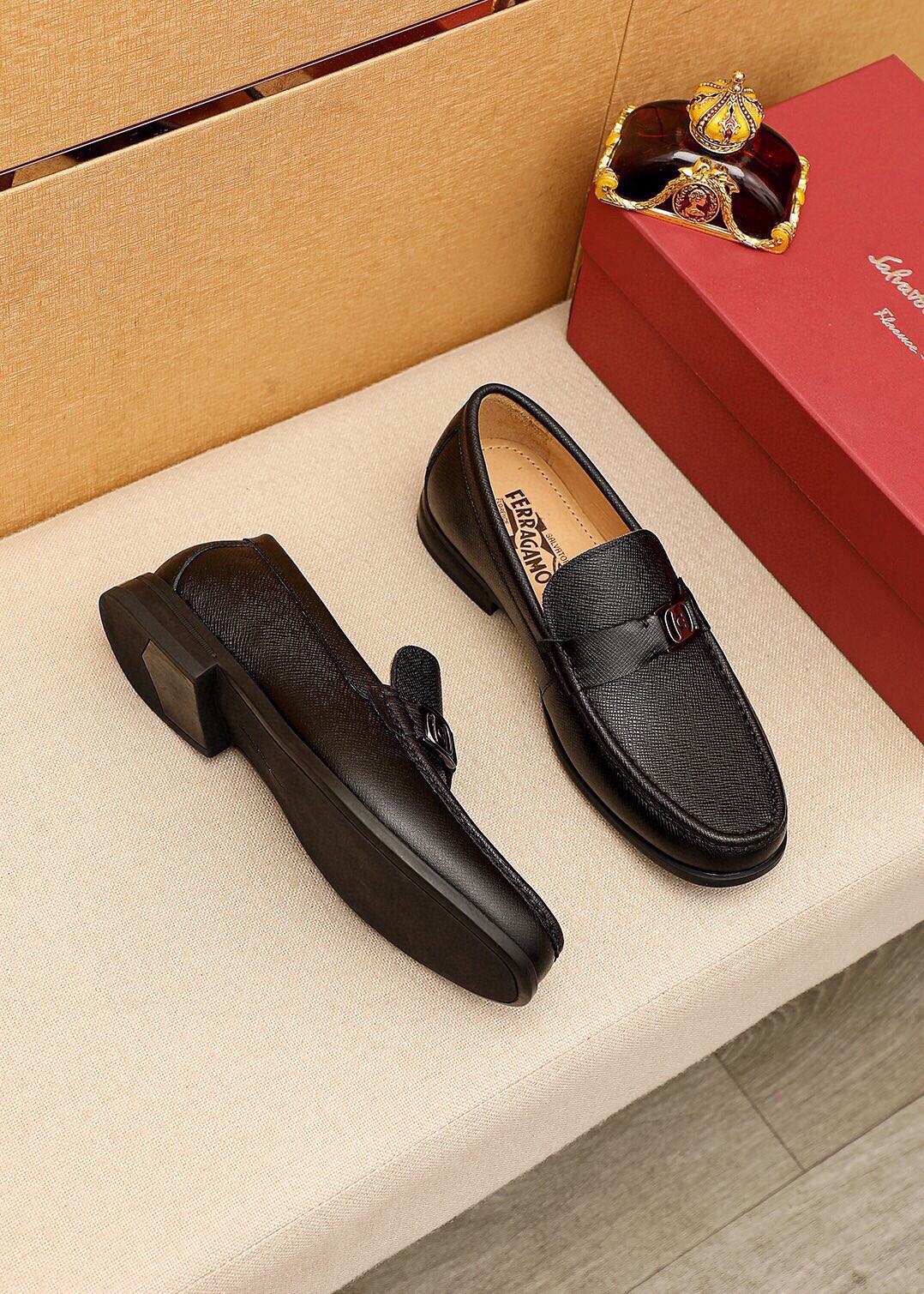 Salvatore Ferragamo Men's Leather Loafers with Metal Buckle Detail 4 i1744863257 3631 2