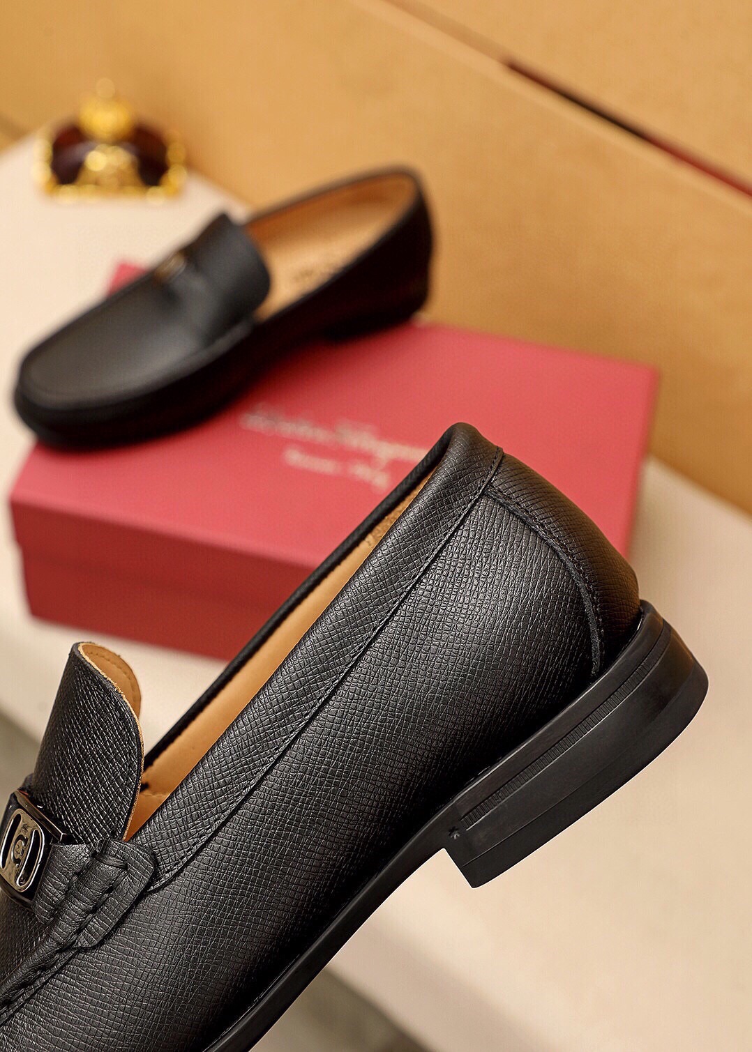Salvatore Ferragamo Men's Leather Loafers with Metal Buckle Detail 8 i1744863257 8619 6