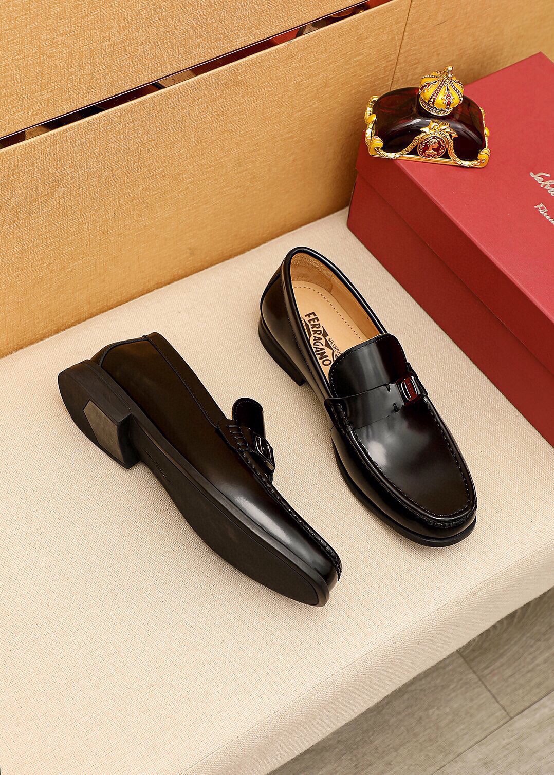 Salvatore Ferragamo Men's Black Leather Loafers with Metal Buckle 4 i1744863295 9736 2
