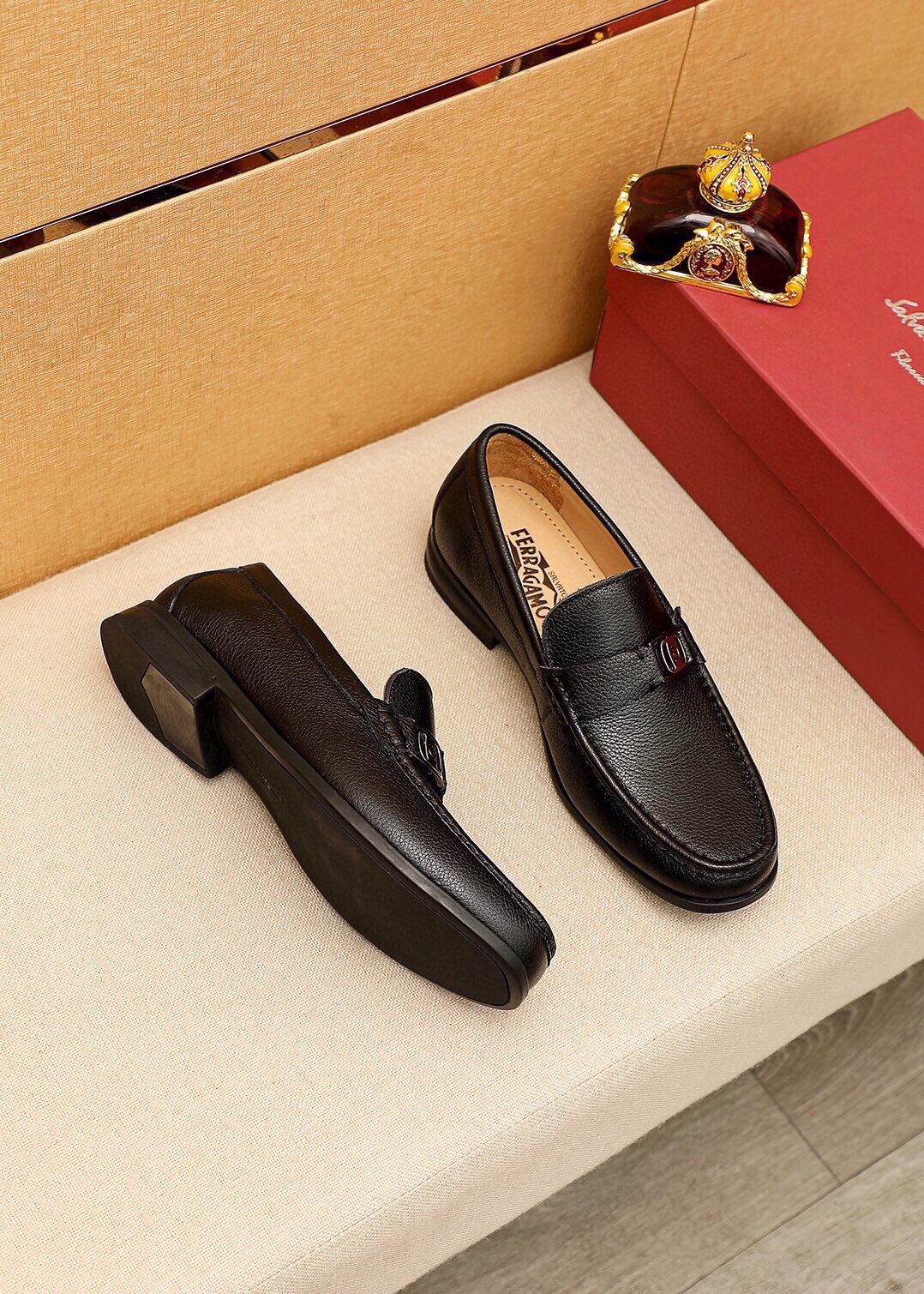Ferragamo Leather Loafers with Classic Hardware Buckle | Men's Casual Shoes 4 i1744863397 6262 2