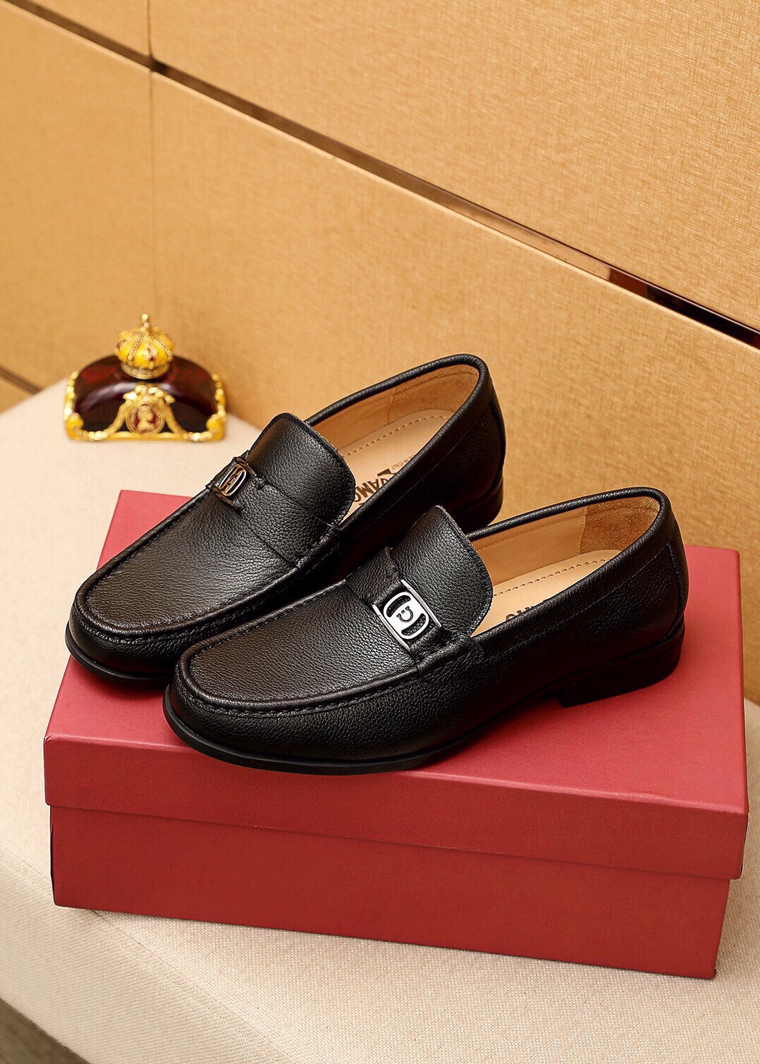 Ferragamo Leather Loafers with Classic Hardware Buckle | Men's Casual Shoes 3 i1744863397 6411 1