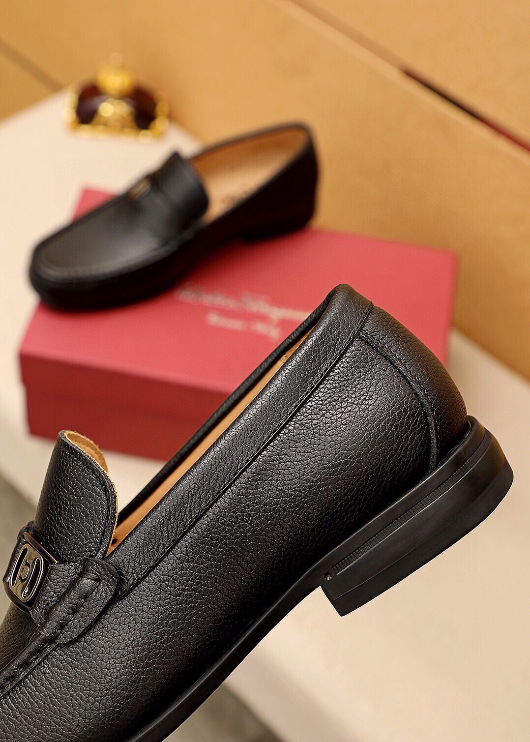 Ferragamo Leather Loafers with Classic Hardware Buckle | Men's Casual Shoes 8 i1744863397 8655 6