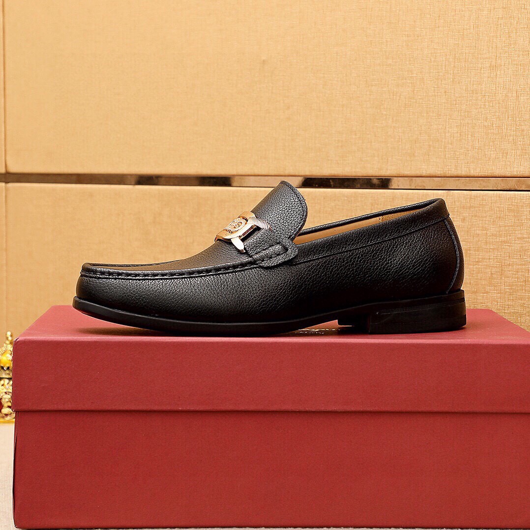 Salvatore Ferragamo Men's Leather Loafers with Iconic Buckle 5 i1744863466 3412 3