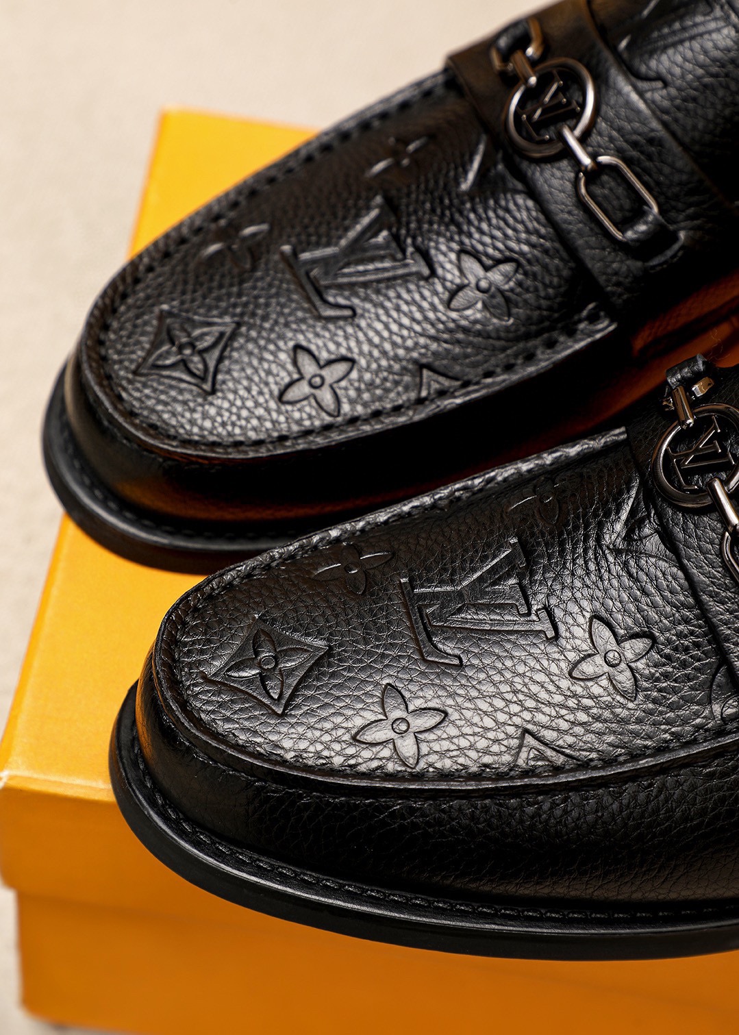 Louis Vuitton Men's Casual Leather Loafers with Embossed Monogram 7 i1744863612 8690 5