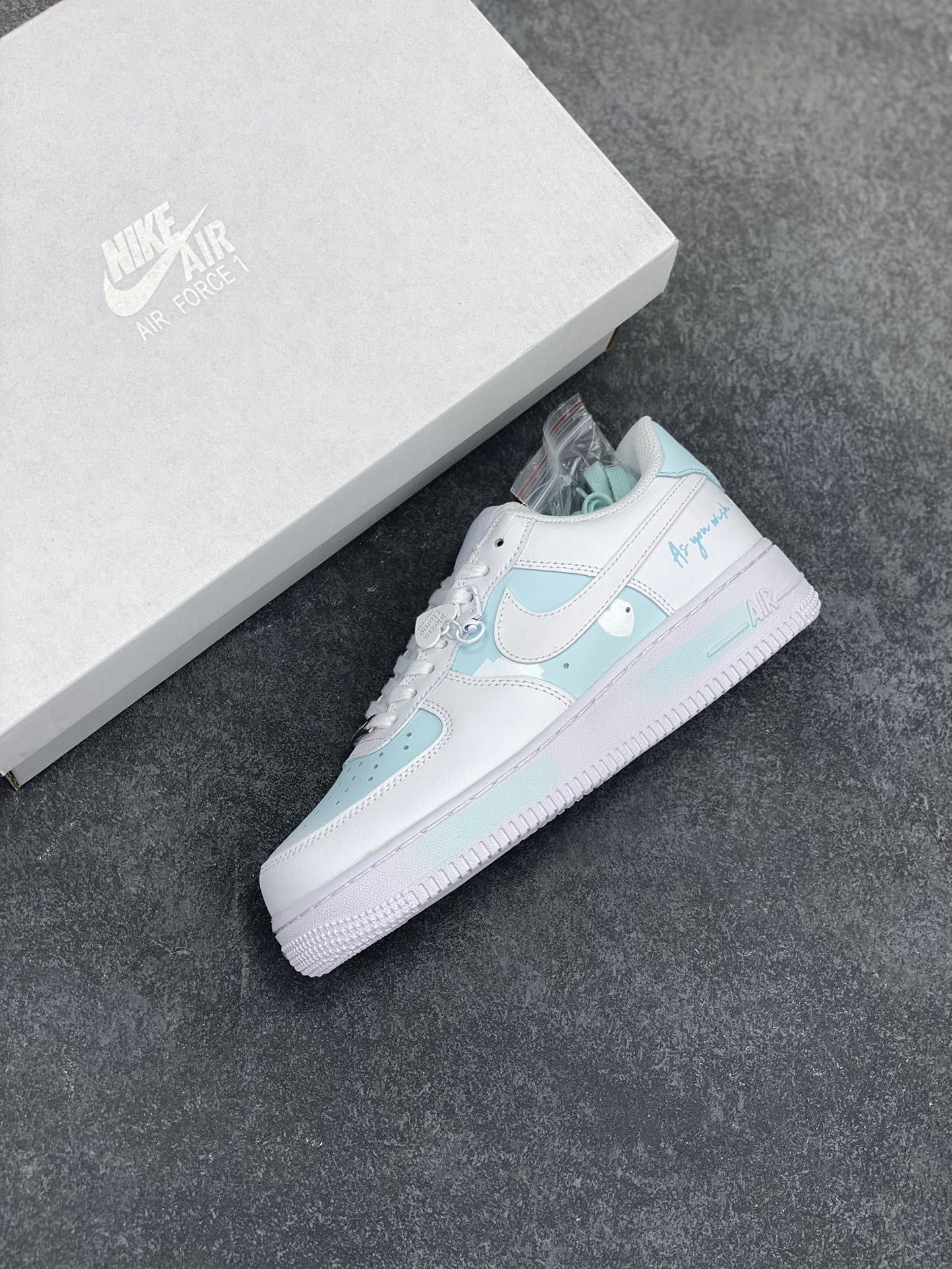 图片[7]-Nike Air Force 1 Low’07 A8系列 白天蓝 喷绘 空军一号低帮休闲板鞋 定制皮料 原厂3D打印 定制鞋盒 原楦原纸板 纯正空军版型 内置全掌气垫 货号：CW2288-111 尺码：36 36.5 37.5 38 38.5 39 40 40.5 41 42 42.5 43 44 44.5 45-选品中心