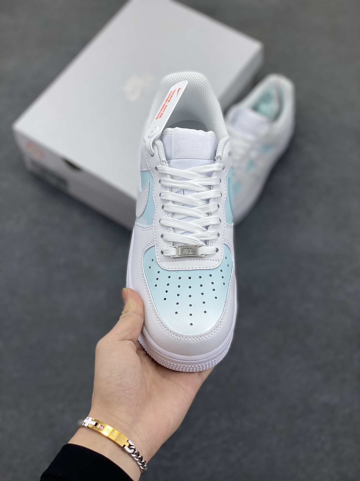 图片[2]-Nike Air Force 1 Low’07 A8系列 白天蓝 喷绘 空军一号低帮休闲板鞋 定制皮料 原厂3D打印 定制鞋盒 原楦原纸板 纯正空军版型 内置全掌气垫 货号：CW2288-111 尺码：36 36.5 37.5 38 38.5 39 40 40.5 41 42 42.5 43 44 44.5 45-选品中心