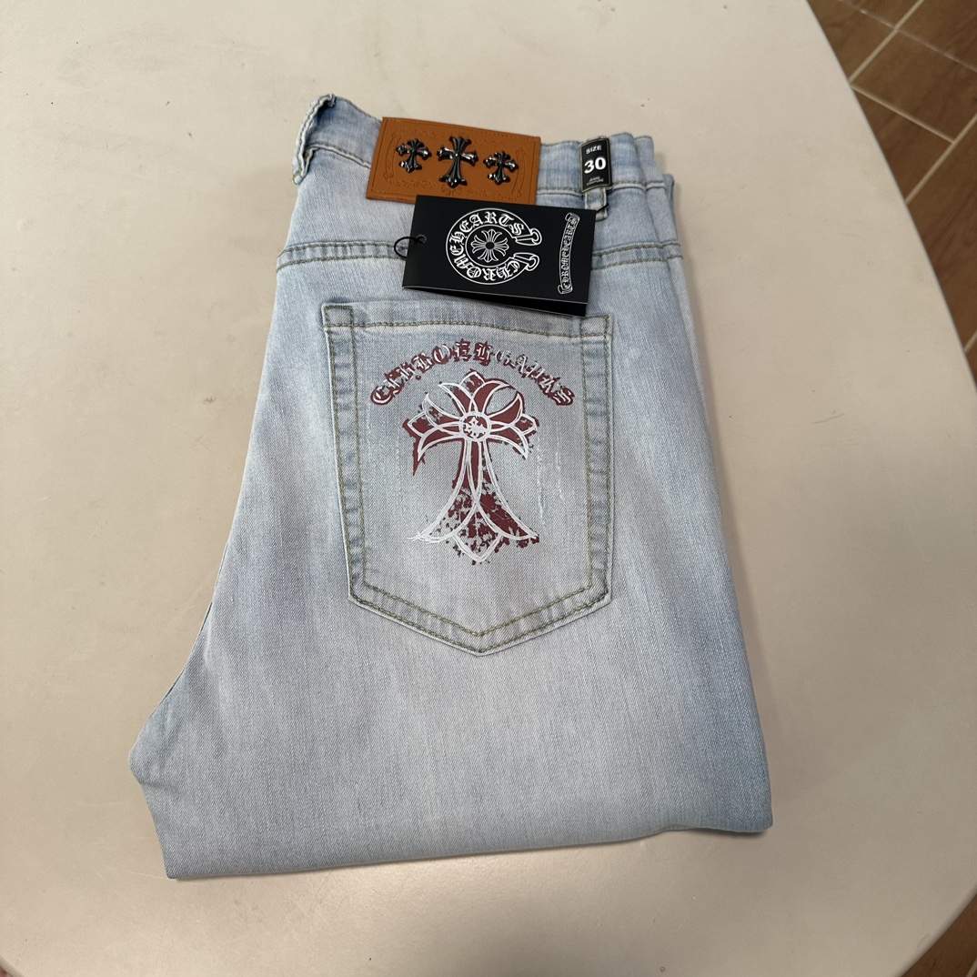 NO:145586,CH Croxin exclusively offers new jeans, high-end version!  Customized fabrics for counters are breathable and comfortable, with impeccable details, and the brand element design concept reflects high quality. The feel is delicate and soft!  It is casually cut, with a great upper body style!  Number of codes 29-38, Chrome hearts, jeans, alexander wang19860909CH 克罗心独家专供新款 牛仔裤,高端版本！专柜定制面料 透气舒适度高,细节无可挑剔,品牌元素设计理念,体现高品质.手感细腻柔软！呈现休闲裁剪,上身版型超赞！ 码数29-38,,chrome hearts,jeans,alexander wang,Men's clothing