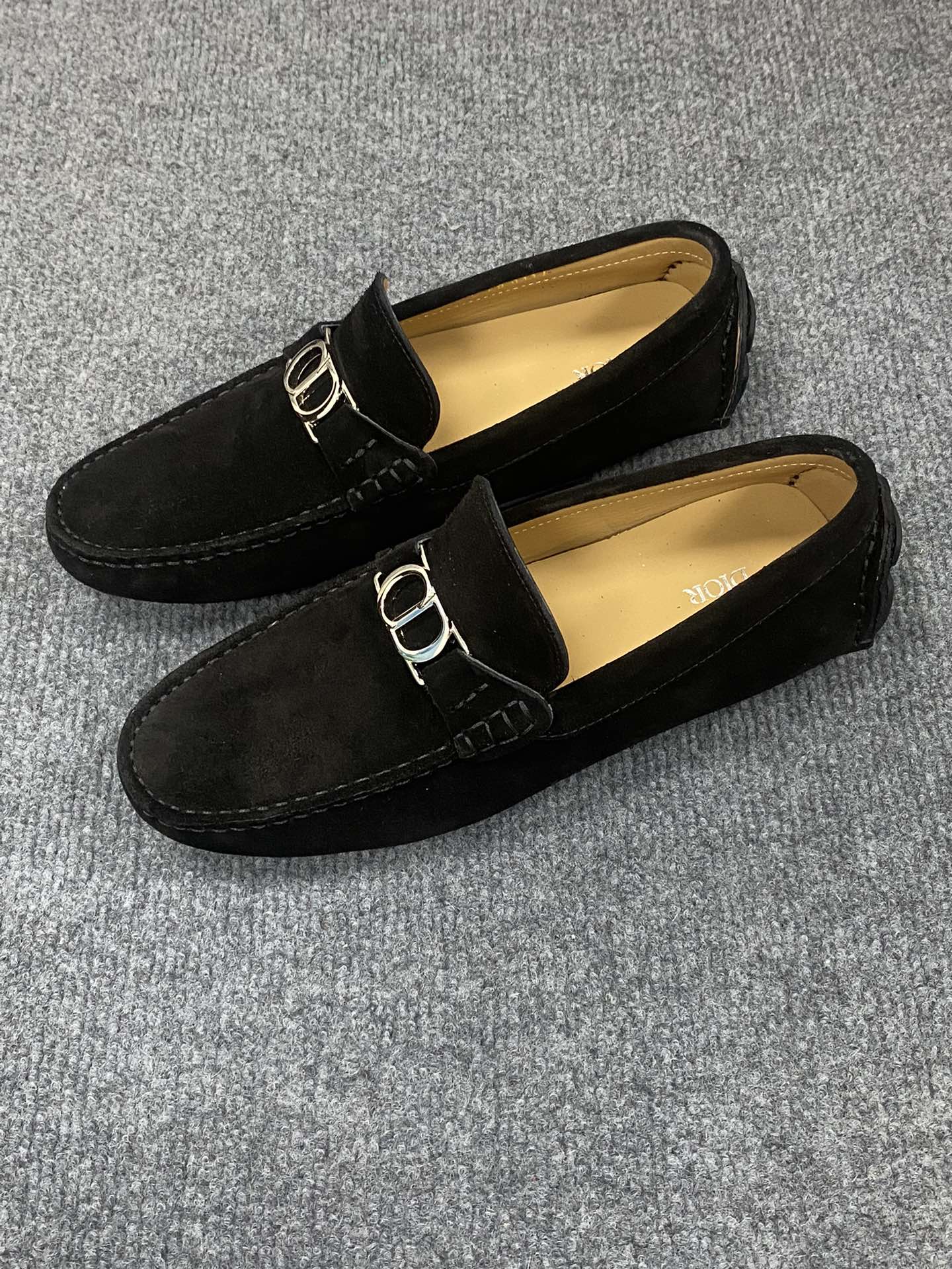 NO:279569,DIOR Doodle Shoes are on the spring and summer show. The counter is copied one by one. Original hardware. Outsole. The counter is original material, first layer cowhide inner Size: 39-44 (can be ordered 4546.47) The counter is full packaged with ten original movable forming pads.,,dior,cowhide19860909DIOR迪奧豆豆鞋瞩目亮相春夏秀场.专柜一比一复制.原创五金.大底.专柜原版材质头层牛皮内里Size:39-44(可订4546.47)专柜原版全套包装十原版活动成型垫.,,dior,cowhide,Men's shoes