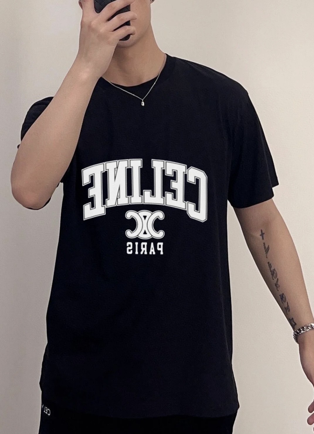 CELINE/赛琳 经典字母印花基础款短袖T恤 上身效果#