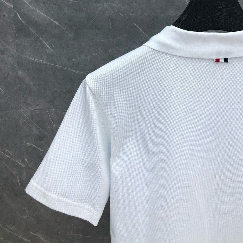 🔥THOM BROWNE 汤姆布朗 TB前后拼色朱地翻领POLO衫，短袖翻领T恤，\n可配套装\n码数：