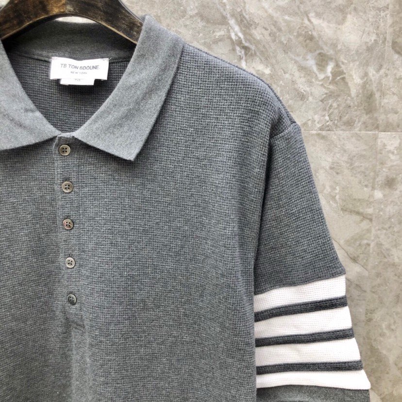 🔥THOM BROWNE 汤姆布朗 TB华夫格翻领T恤POLO衫  \n\n码数：1-5  颜色：白、浅