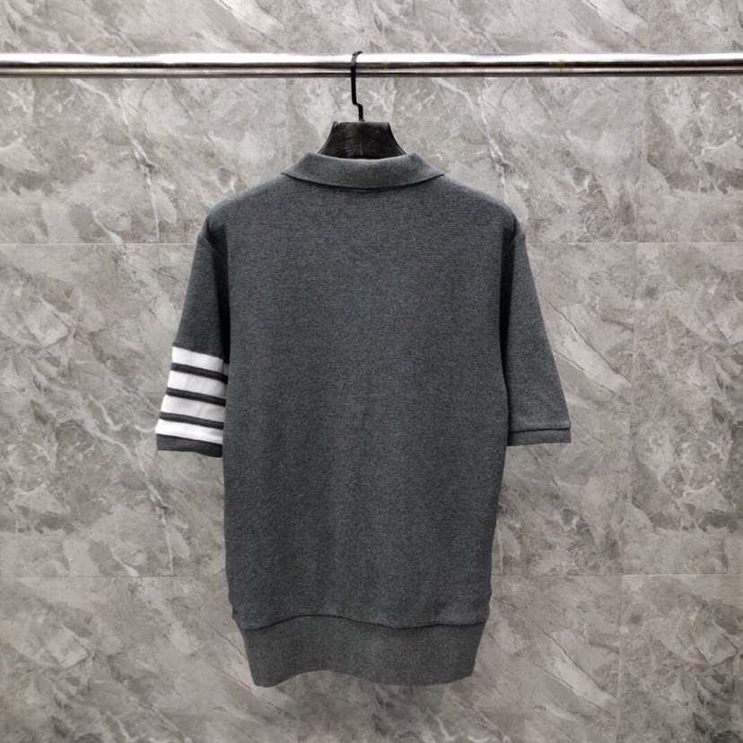 🔥THOM BROWNE 汤姆布朗 TB华夫格翻领T恤POLO衫  \n\n码数：1-5  颜色：白、浅