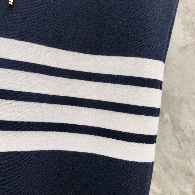 🔥THOM BROWNE 汤姆布朗 TB\n基本款色织卫裤休闲裤  可配套装\n\n码数：00-6 颜色