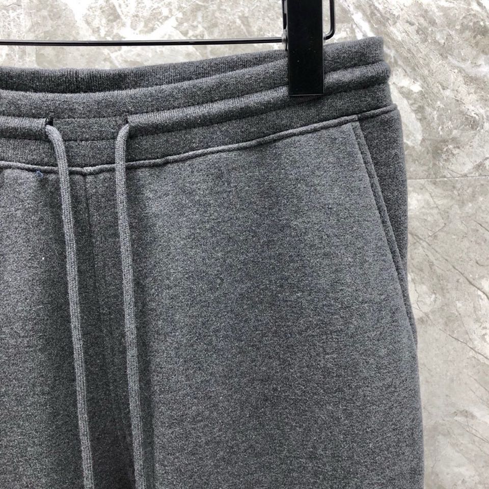🔥THOM BROWNE 汤姆布朗 TB\n基本款色织卫裤休闲裤  \n\n码数：00-6 颜色：7色\