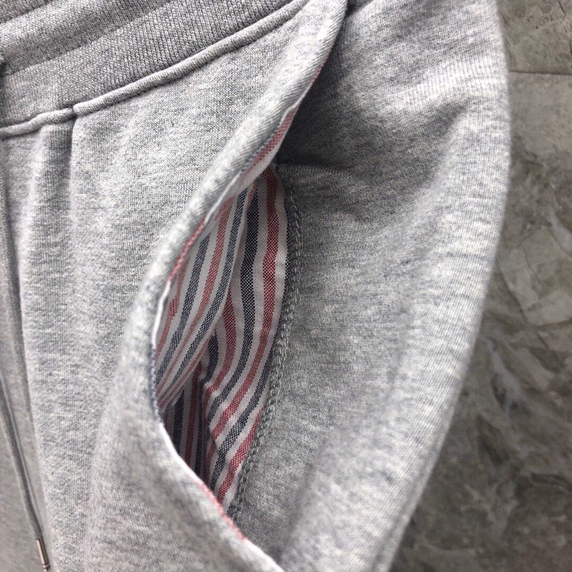 🔥THOM BROWNE 汤姆布朗 TB\n基本款色织卫裤休闲裤  \n\n码数：00-6 颜色：7色\