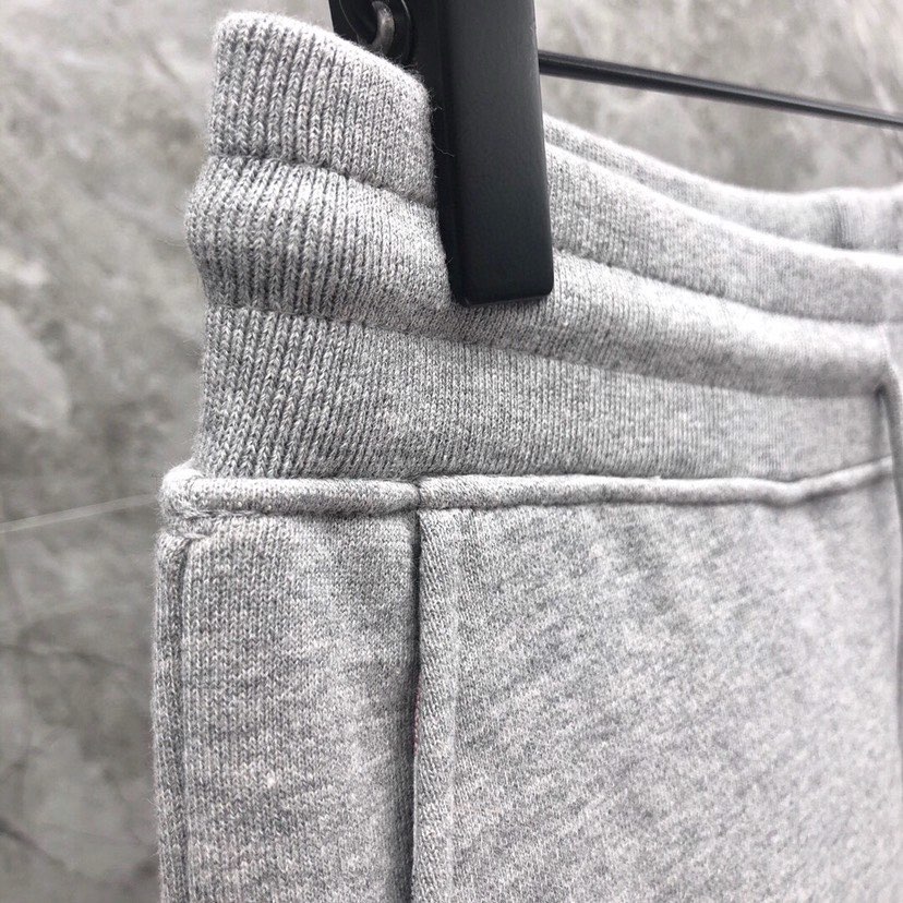 🔥THOM BROWNE 汤姆布朗 TB\n基本款色织卫裤休闲裤  \n\n码数：00-6 颜色：7色\
