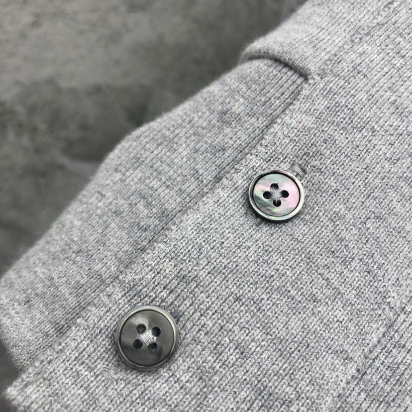 🔥THOM BROWNE 汤姆布朗 TB基本款圆领卫衣，男女同款情侣款\n\n码数：00-6  颜色：6