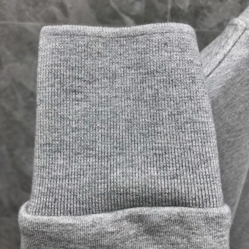 🔥THOM BROWNE 汤姆布朗 TB基本款圆领卫衣，男女同款情侣款\n\n码数：00-6  颜色：6