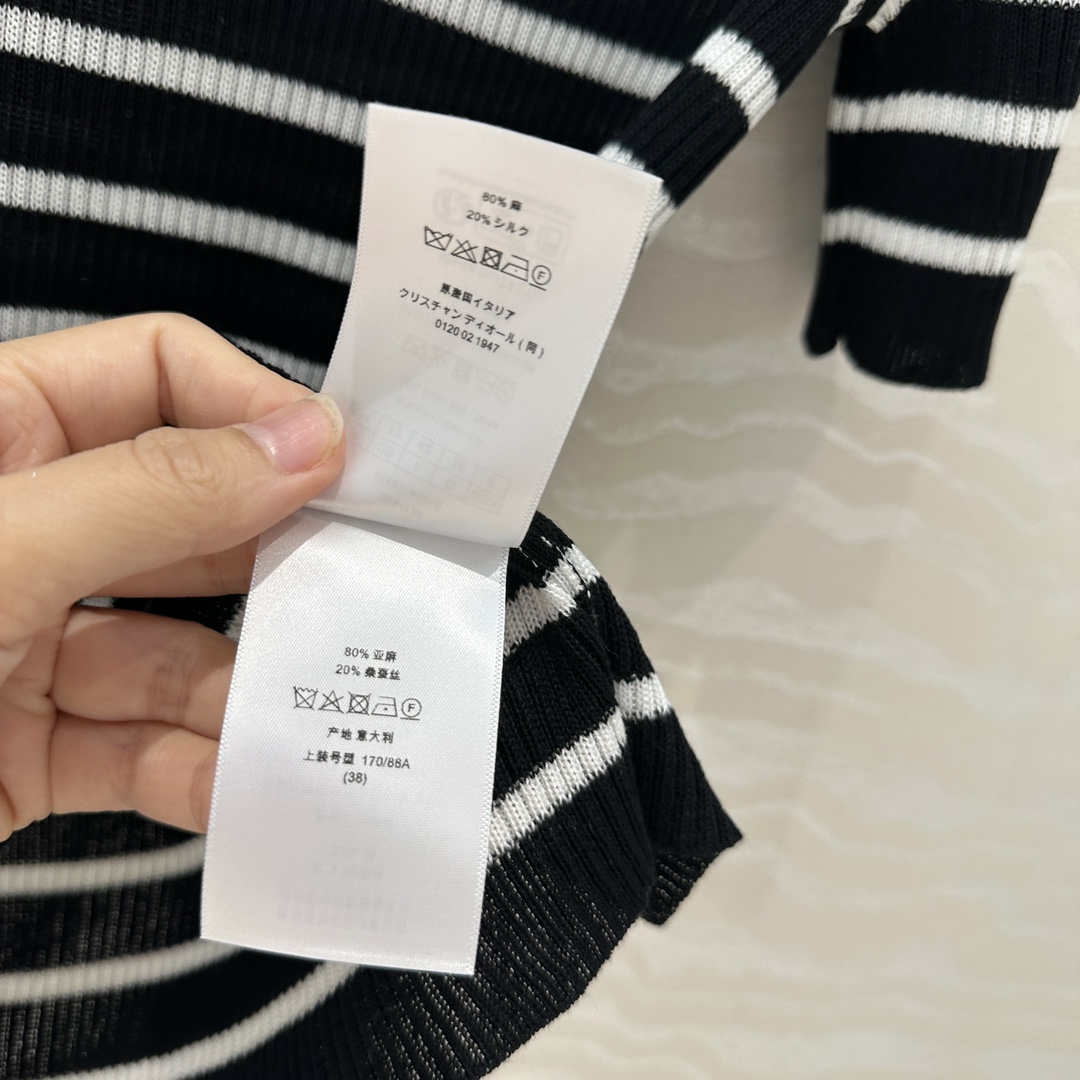 独家首发❤️原单品质，MissD海军风圆领修身设计亚麻桑丝针织衫！细条纹撞色超级显白的色调！定制进口纱线